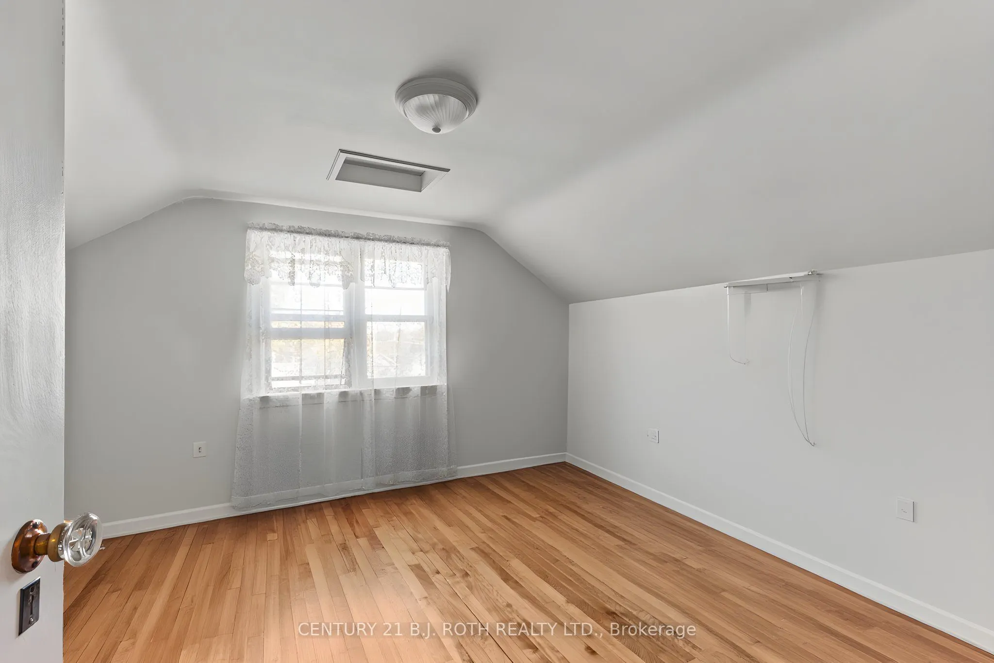 328 Colborne Street W