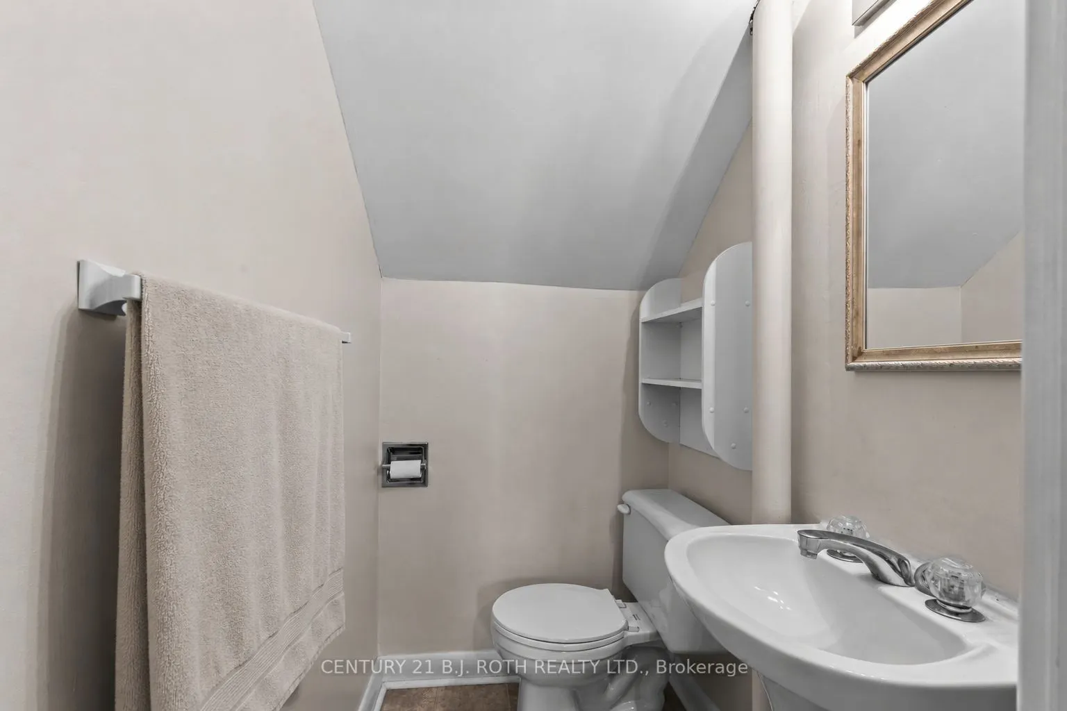 328 Colborne Street W