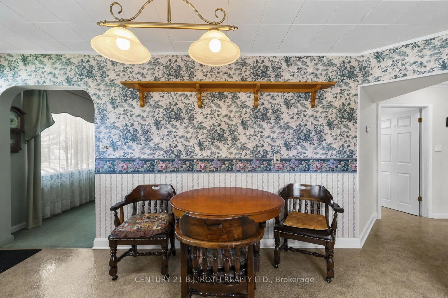 328 Colborne Street W