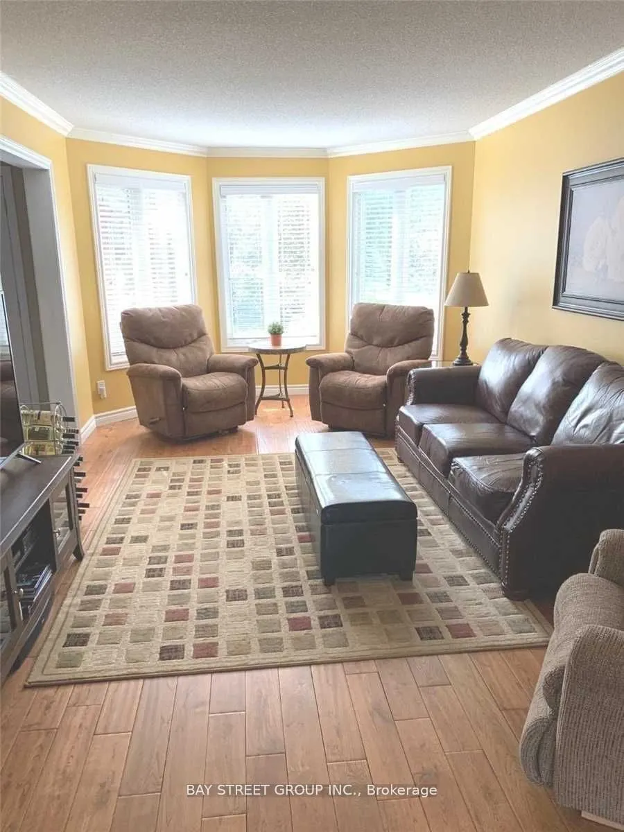 76 Mayfair Drive
