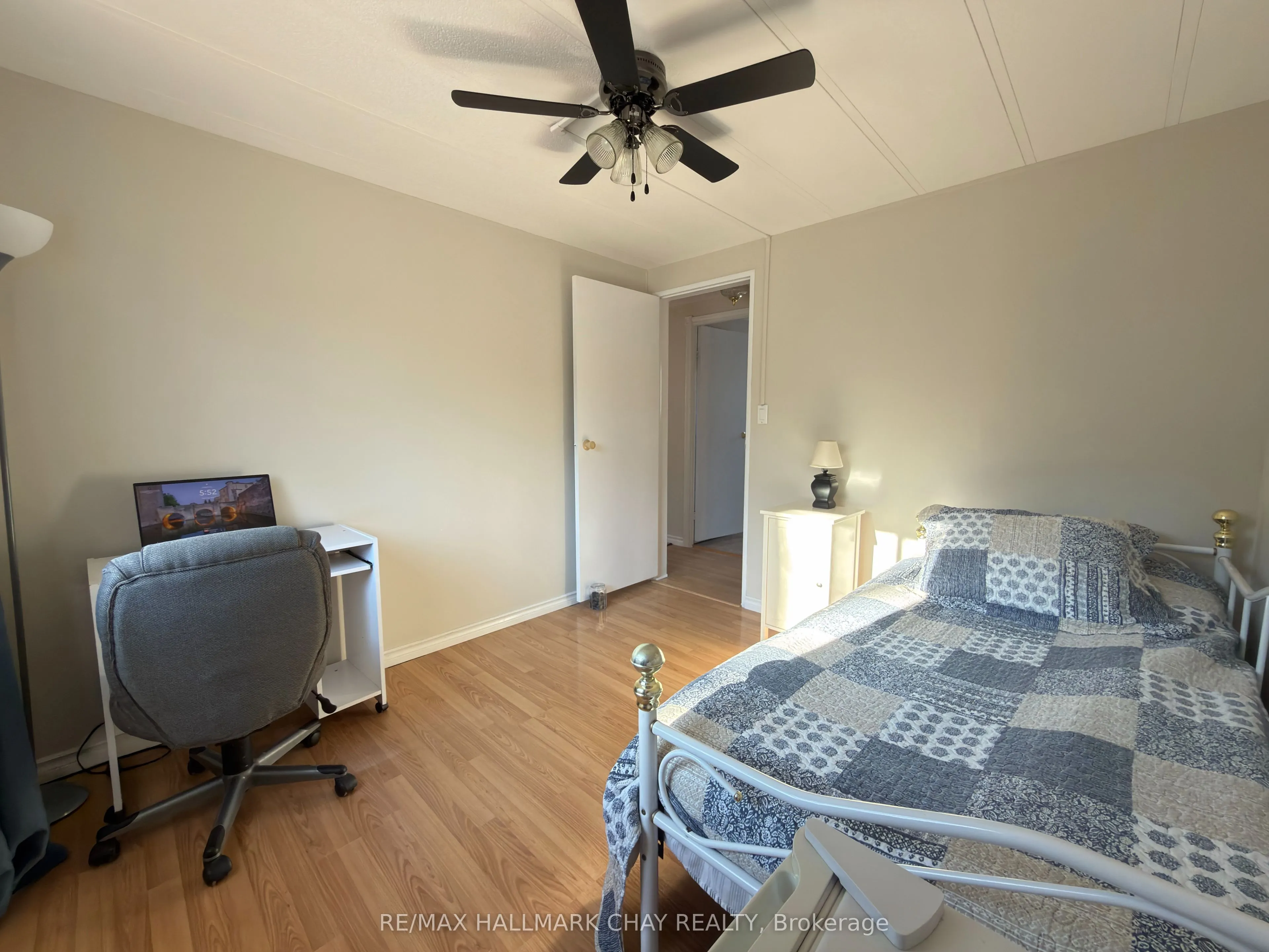 13 Carruthers Street N