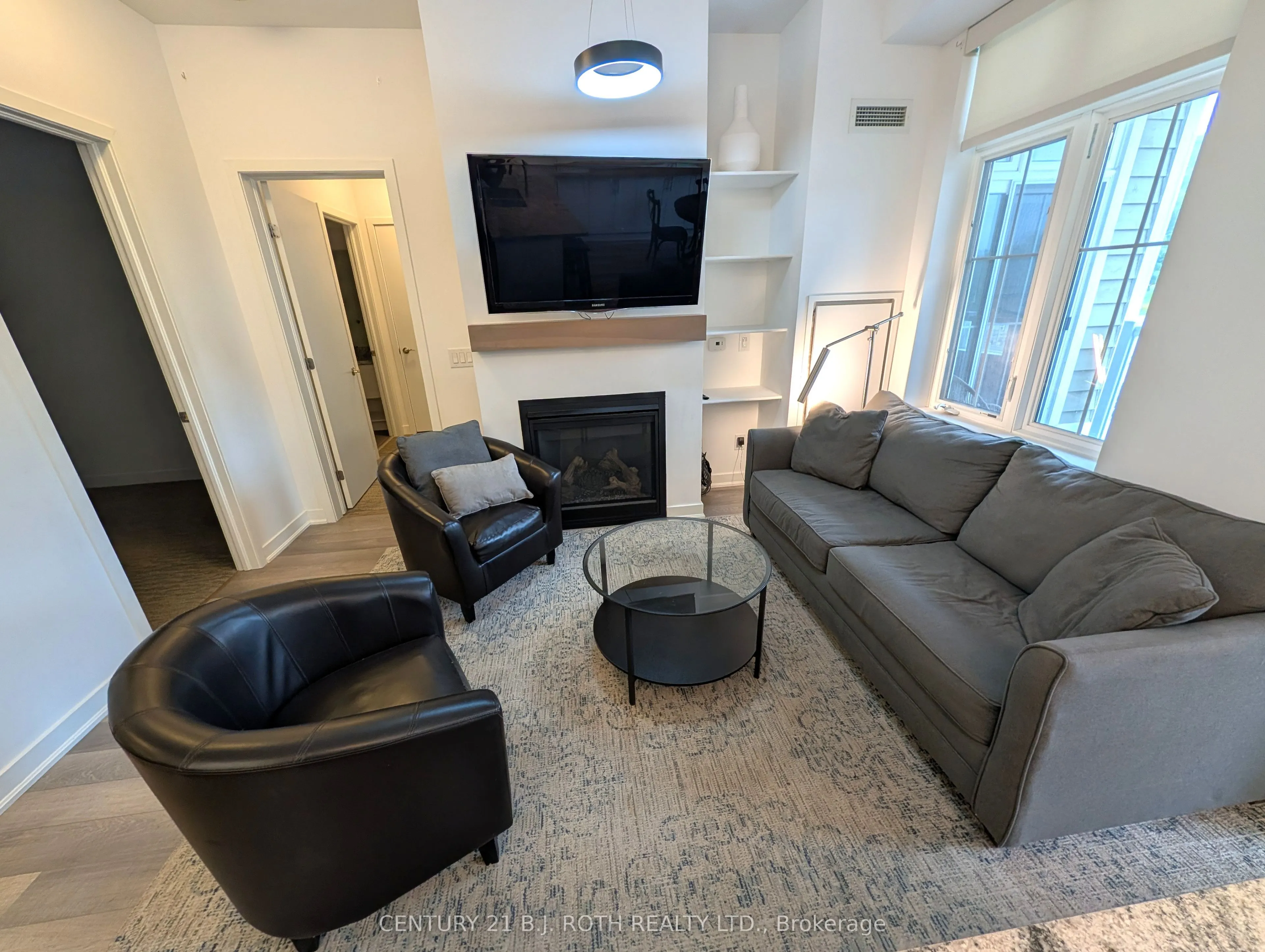40 HORSESHOE Boulevard #302