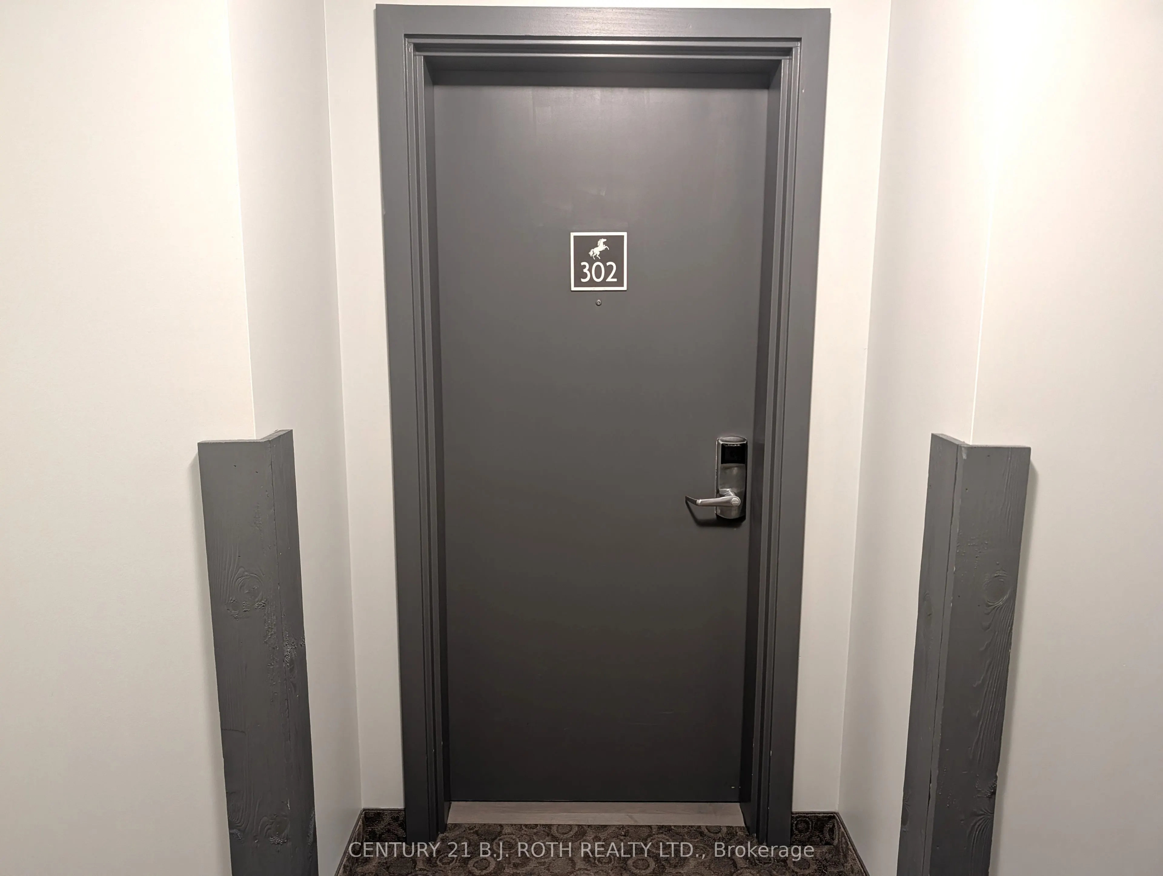 40 HORSESHOE Boulevard #302