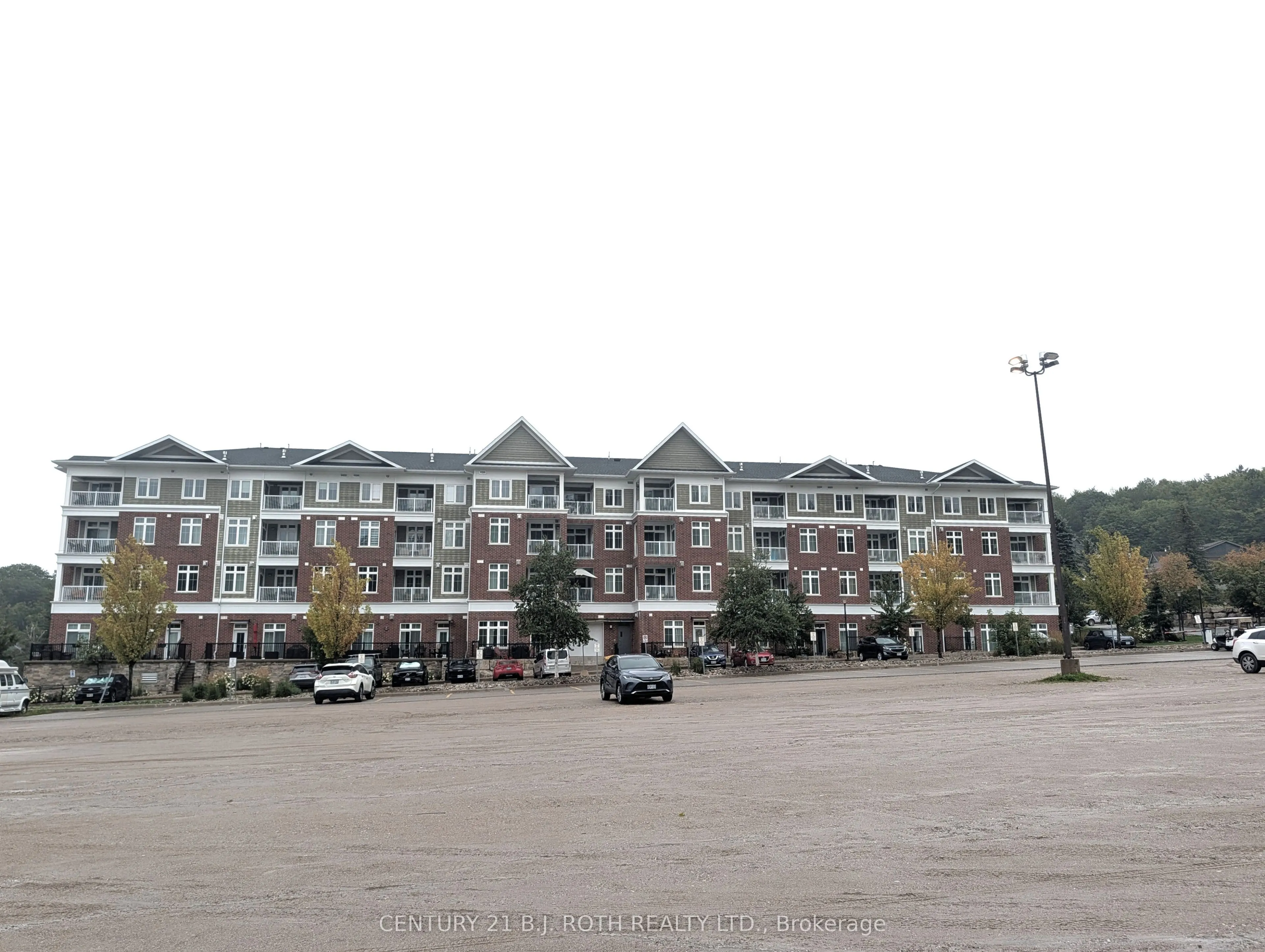 40 HORSESHOE Boulevard #302