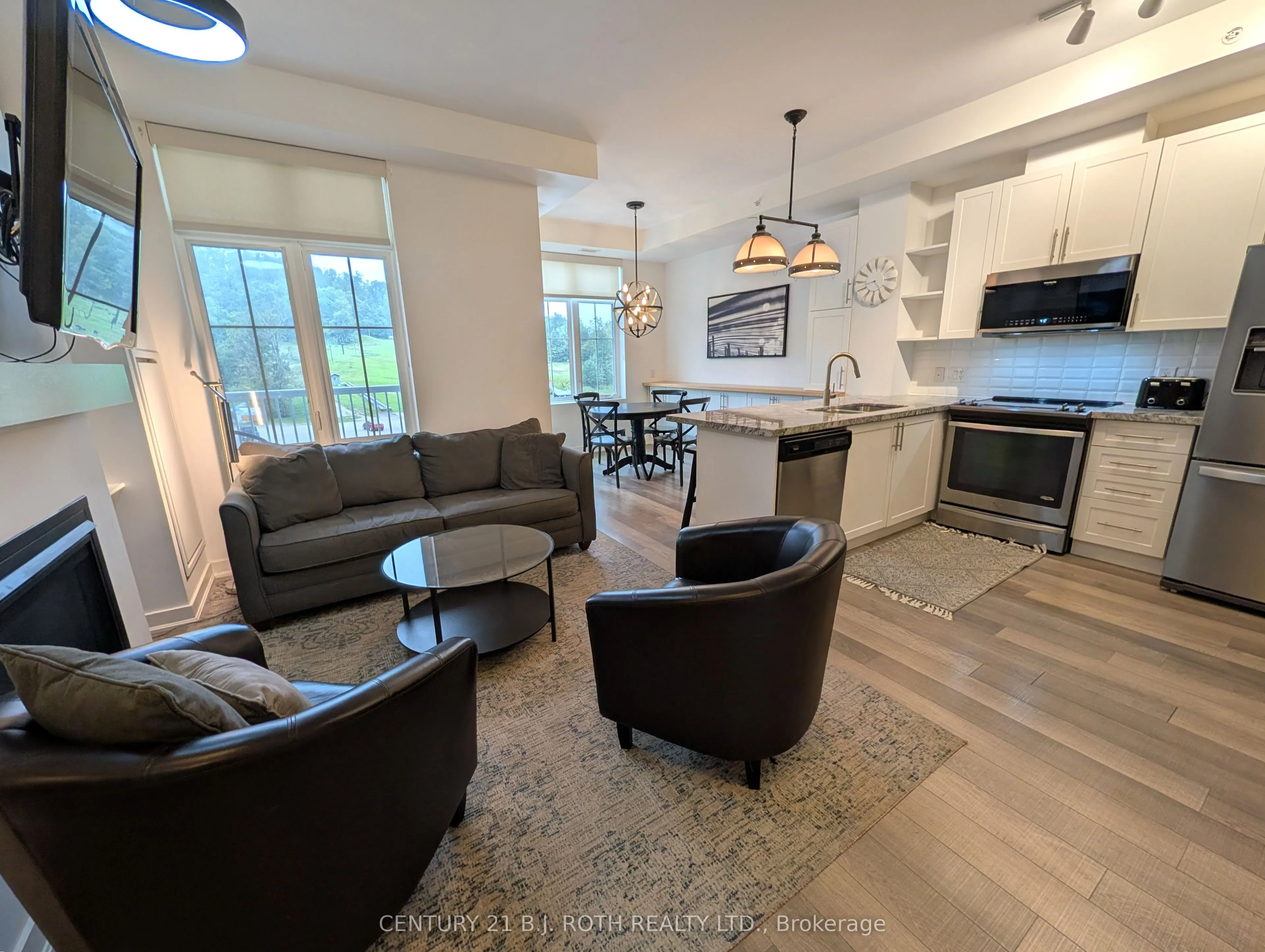 40 HORSESHOE Boulevard #302