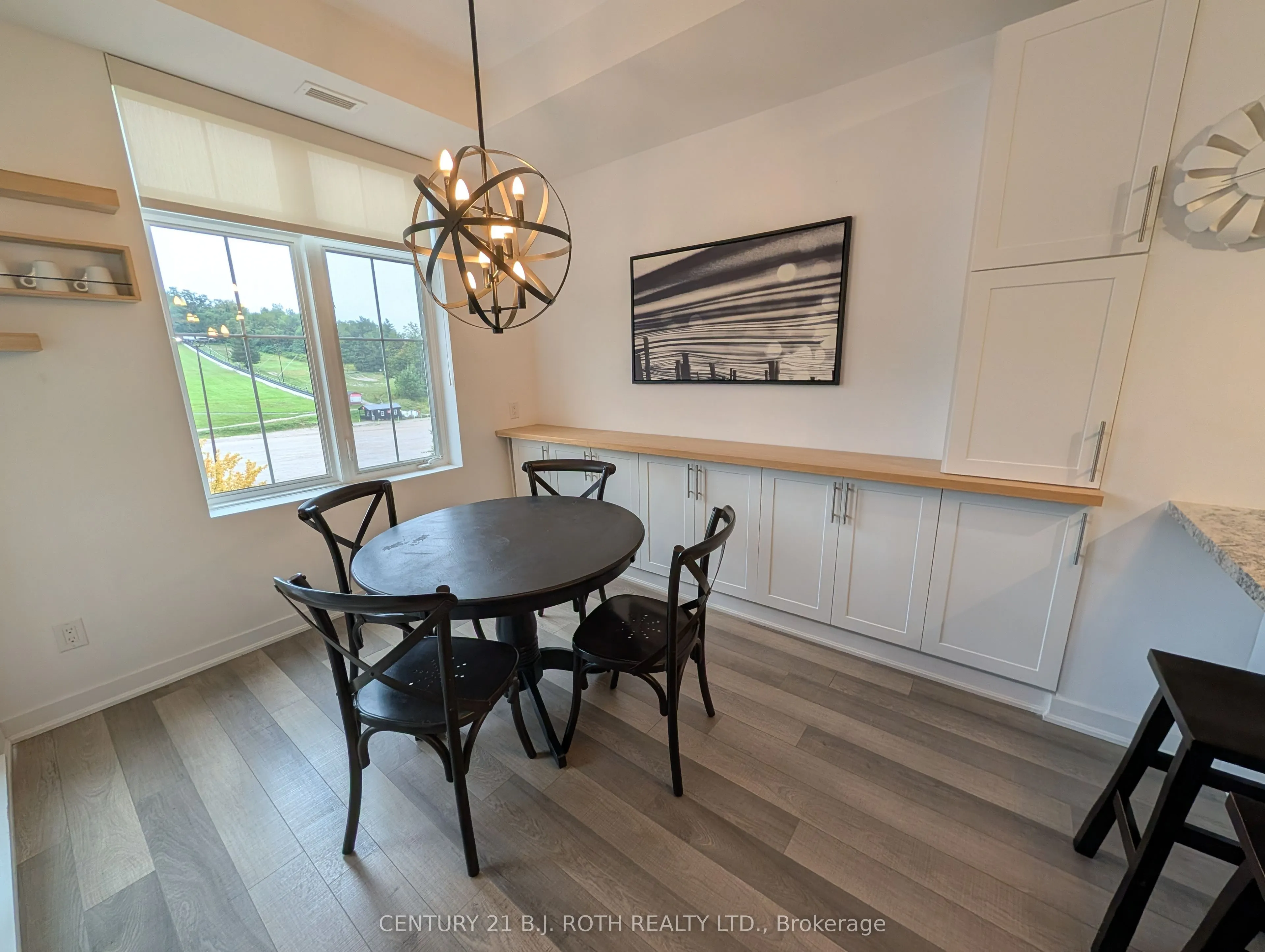 40 HORSESHOE Boulevard #302