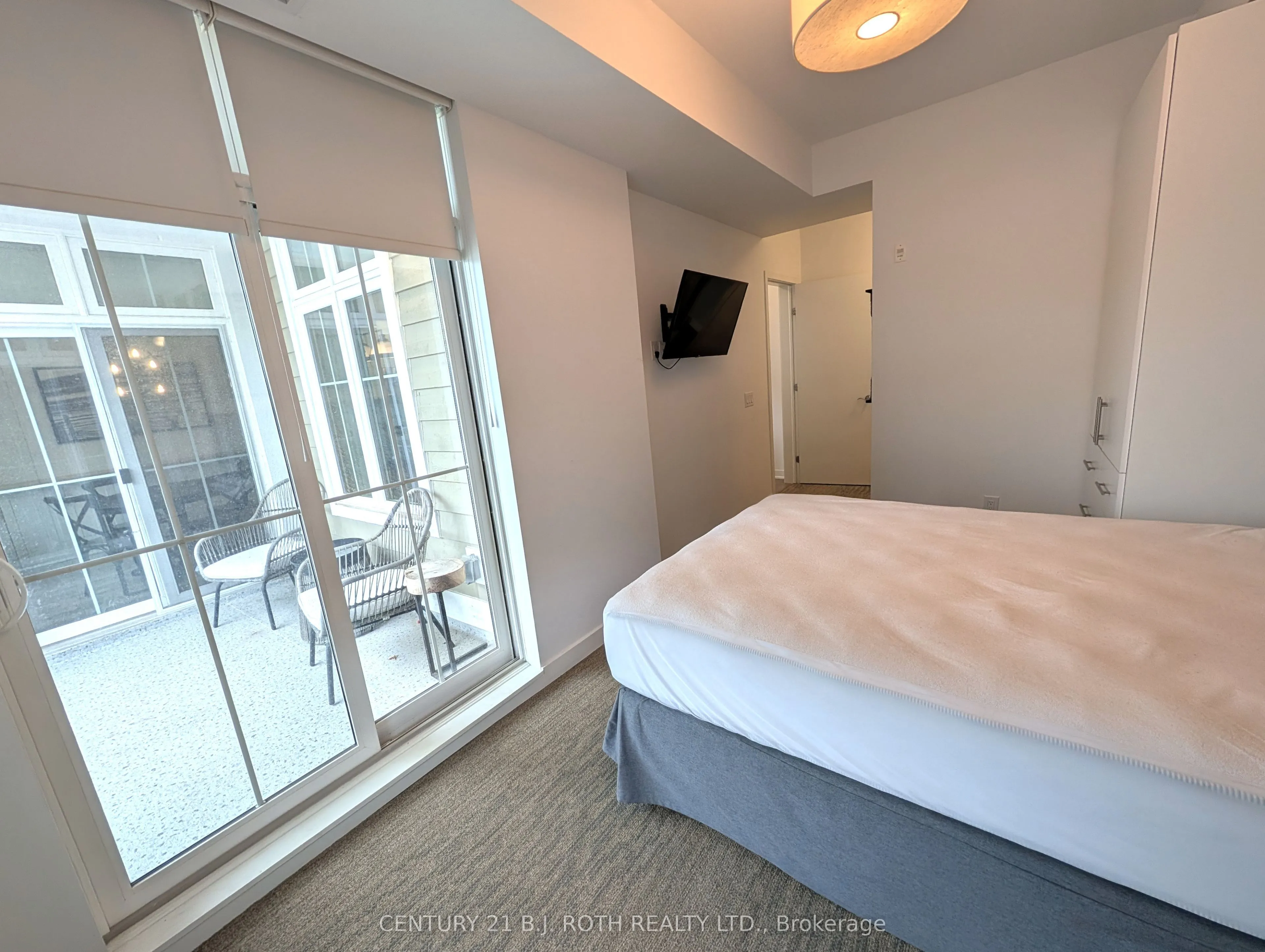 40 HORSESHOE Boulevard #302
