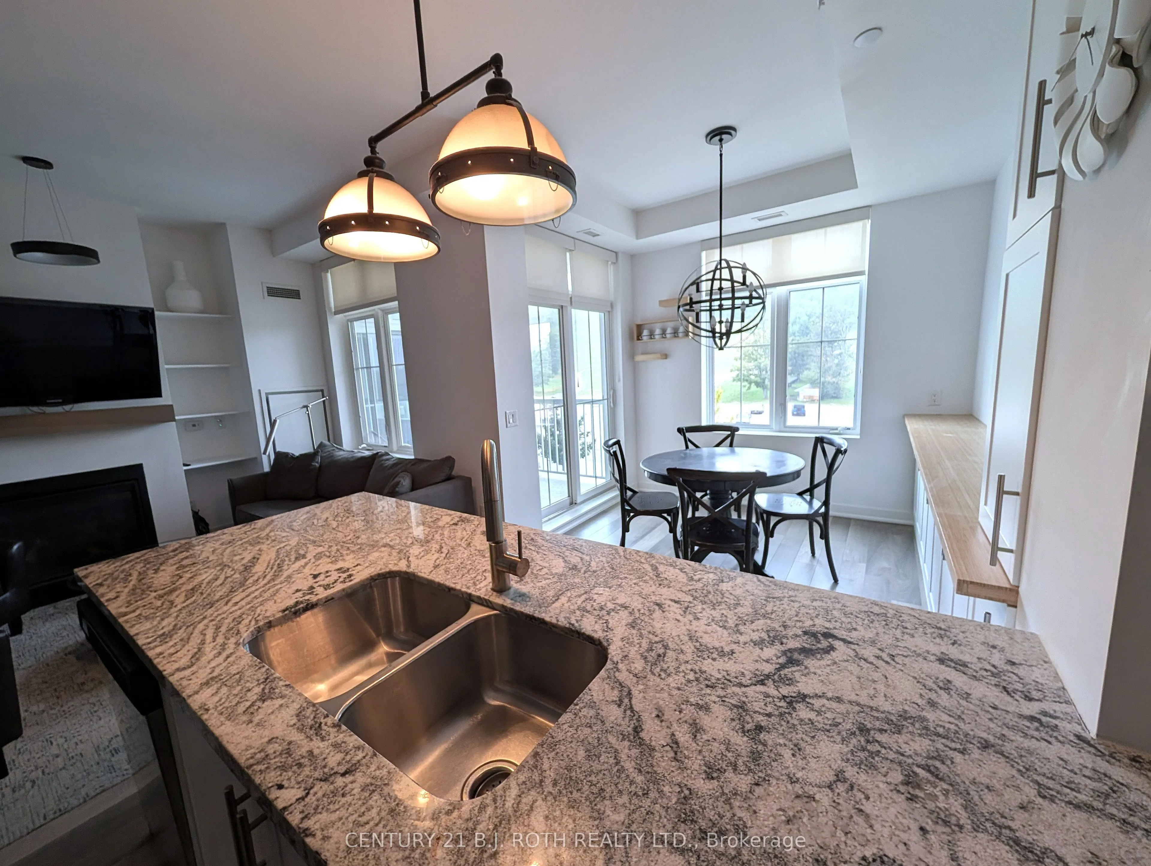40 HORSESHOE Boulevard #302