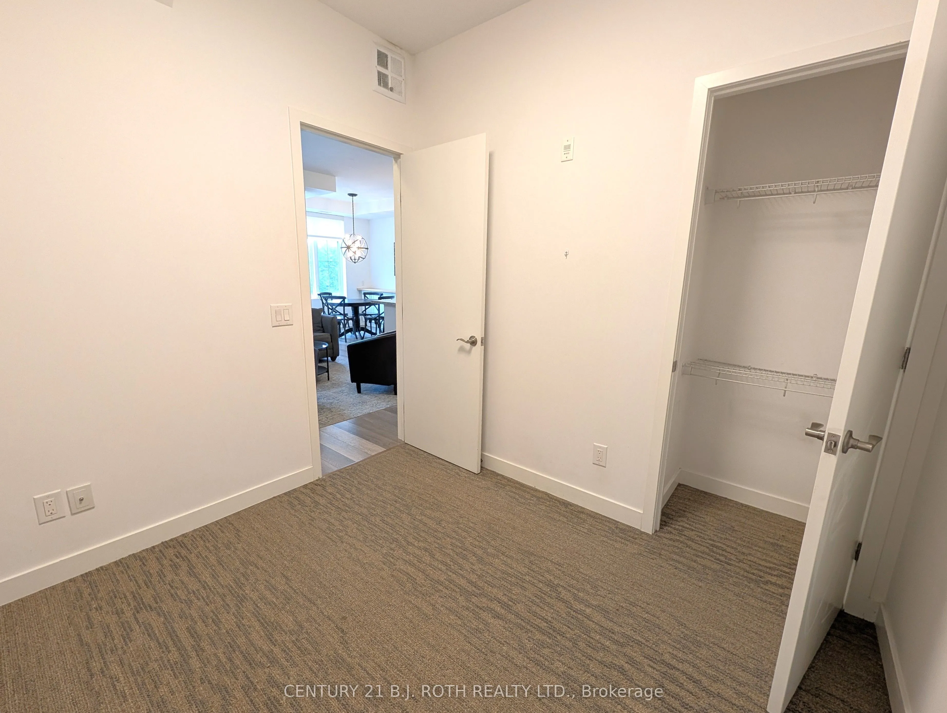 40 HORSESHOE Boulevard #302