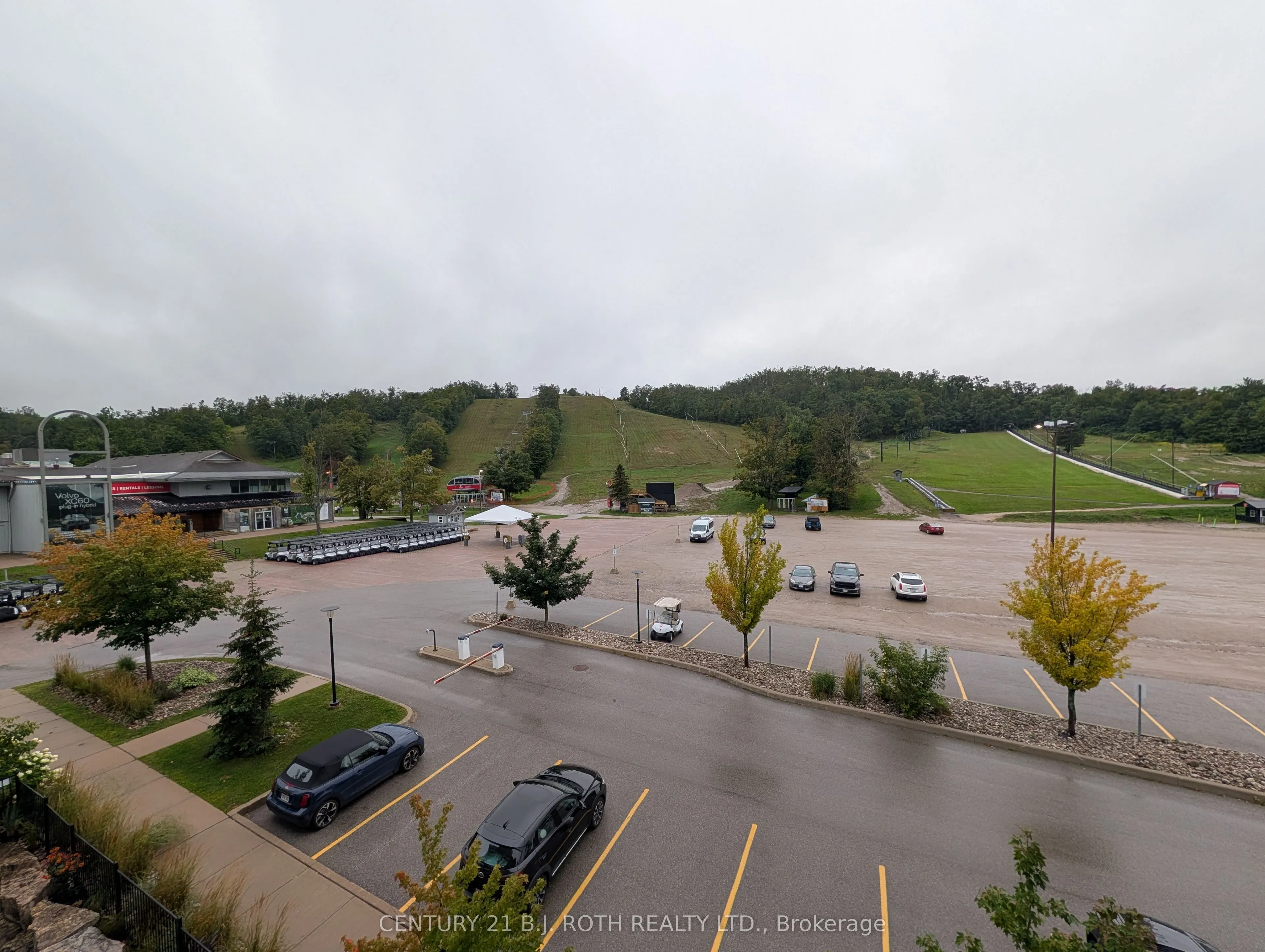 40 HORSESHOE Boulevard #302