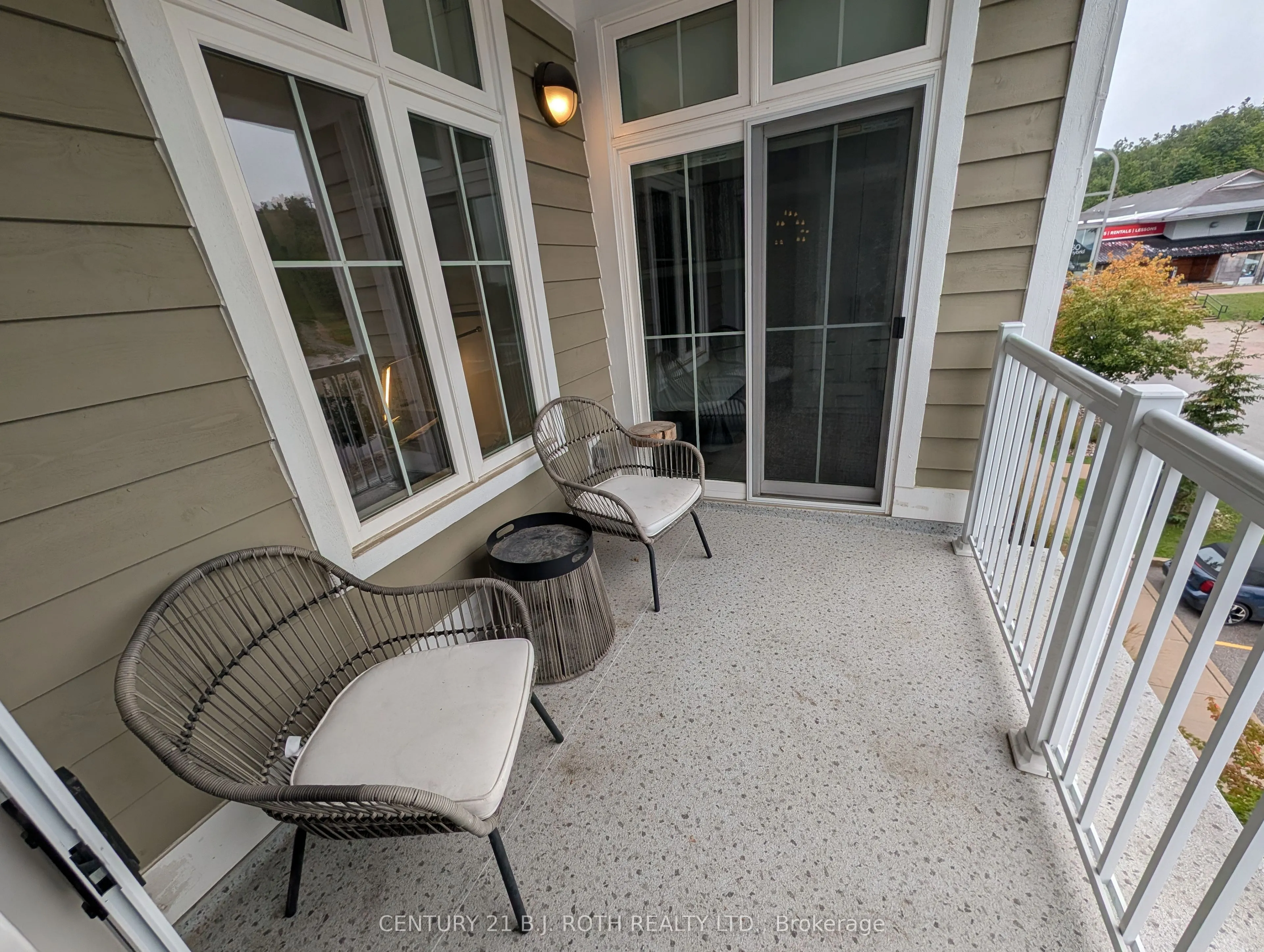 40 HORSESHOE Boulevard #302
