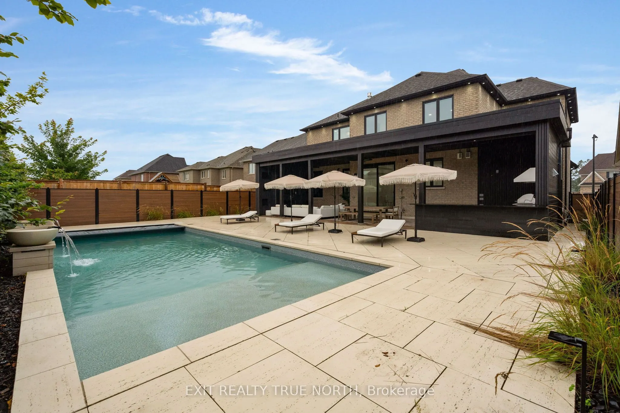 106 Rugman Crescent