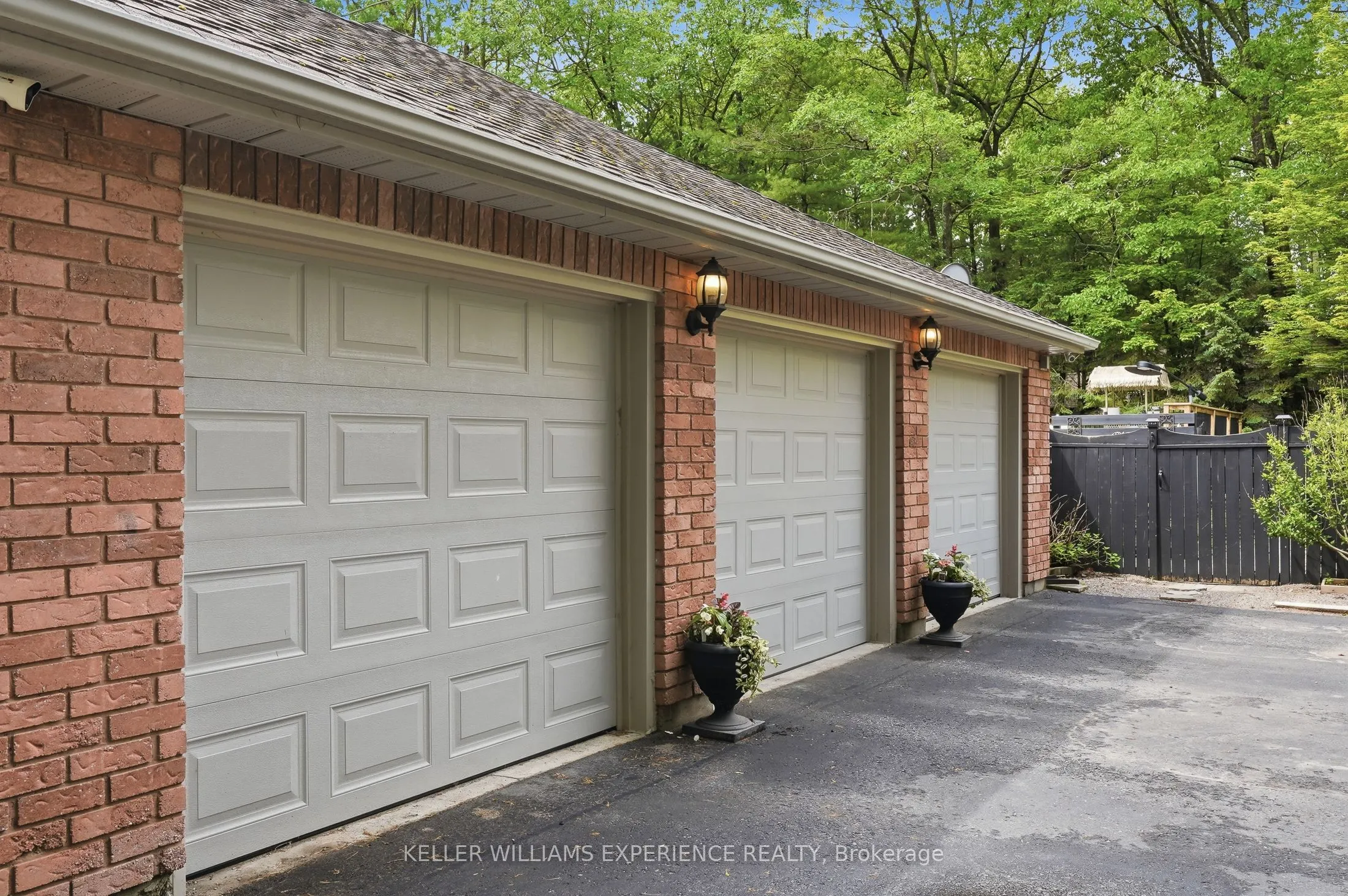 2 Seeley Court