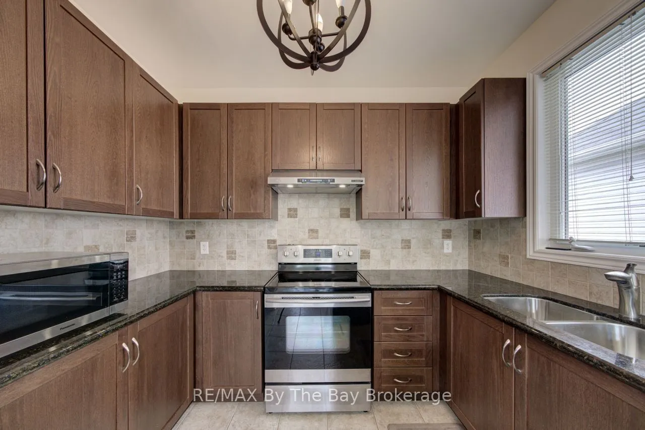 11 Grand Poplar Lane