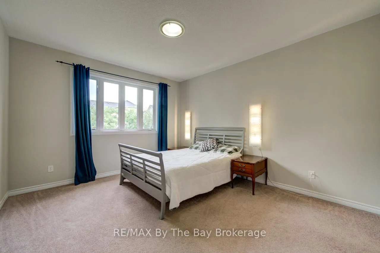 11 Grand Poplar Lane