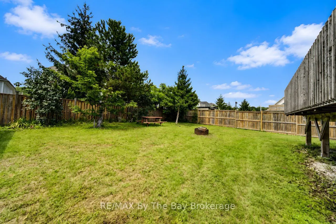 11 Grand Poplar Lane