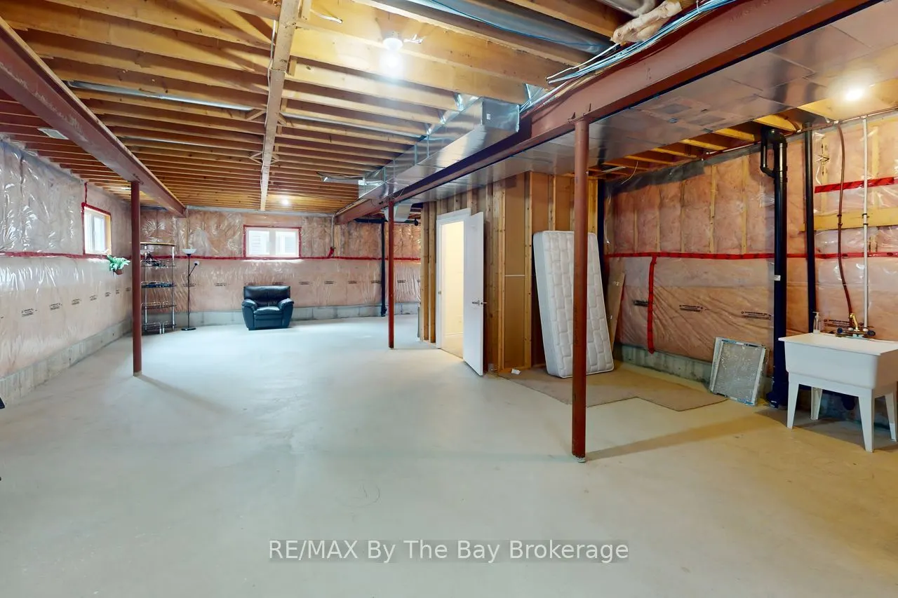11 Grand Poplar Lane