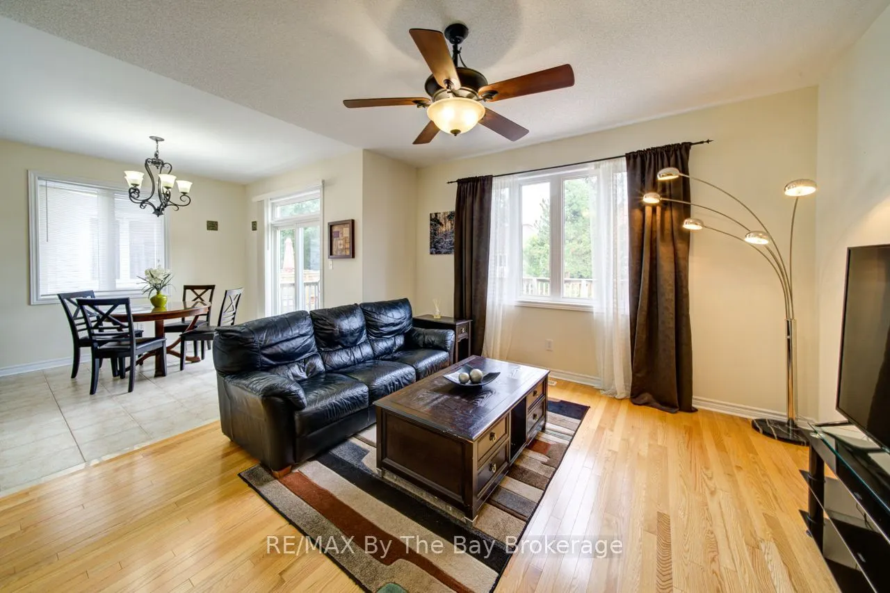 11 Grand Poplar Lane