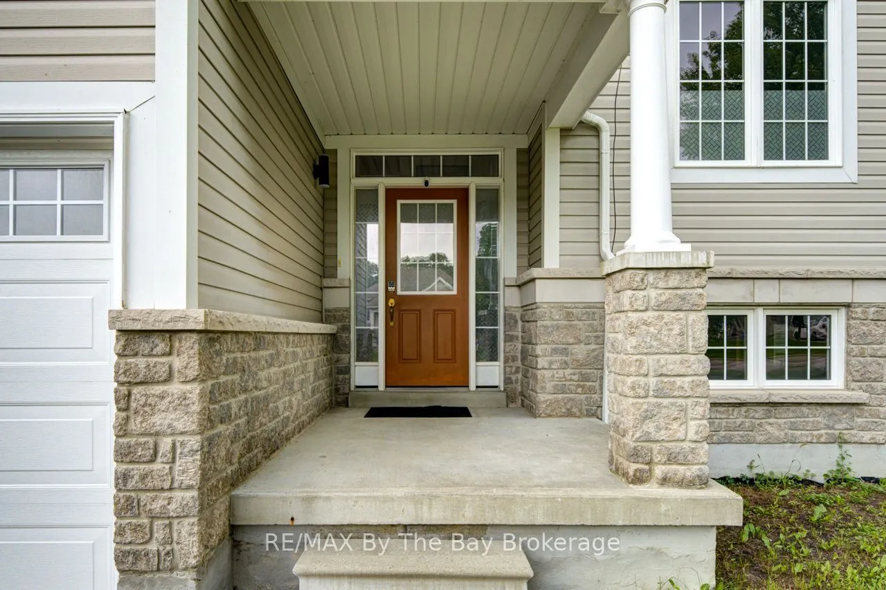 11 Grand Poplar Lane