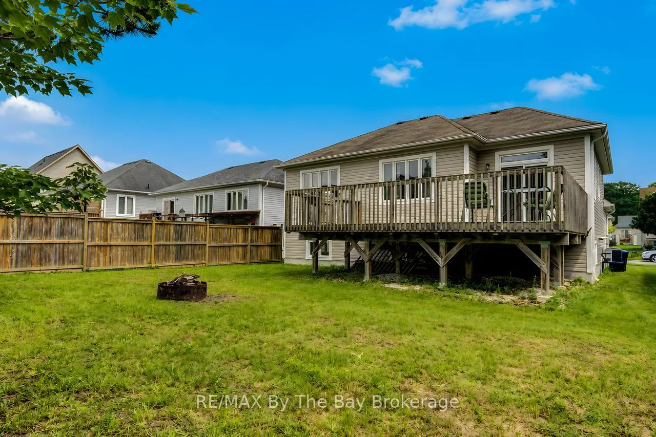 11 Grand Poplar Lane