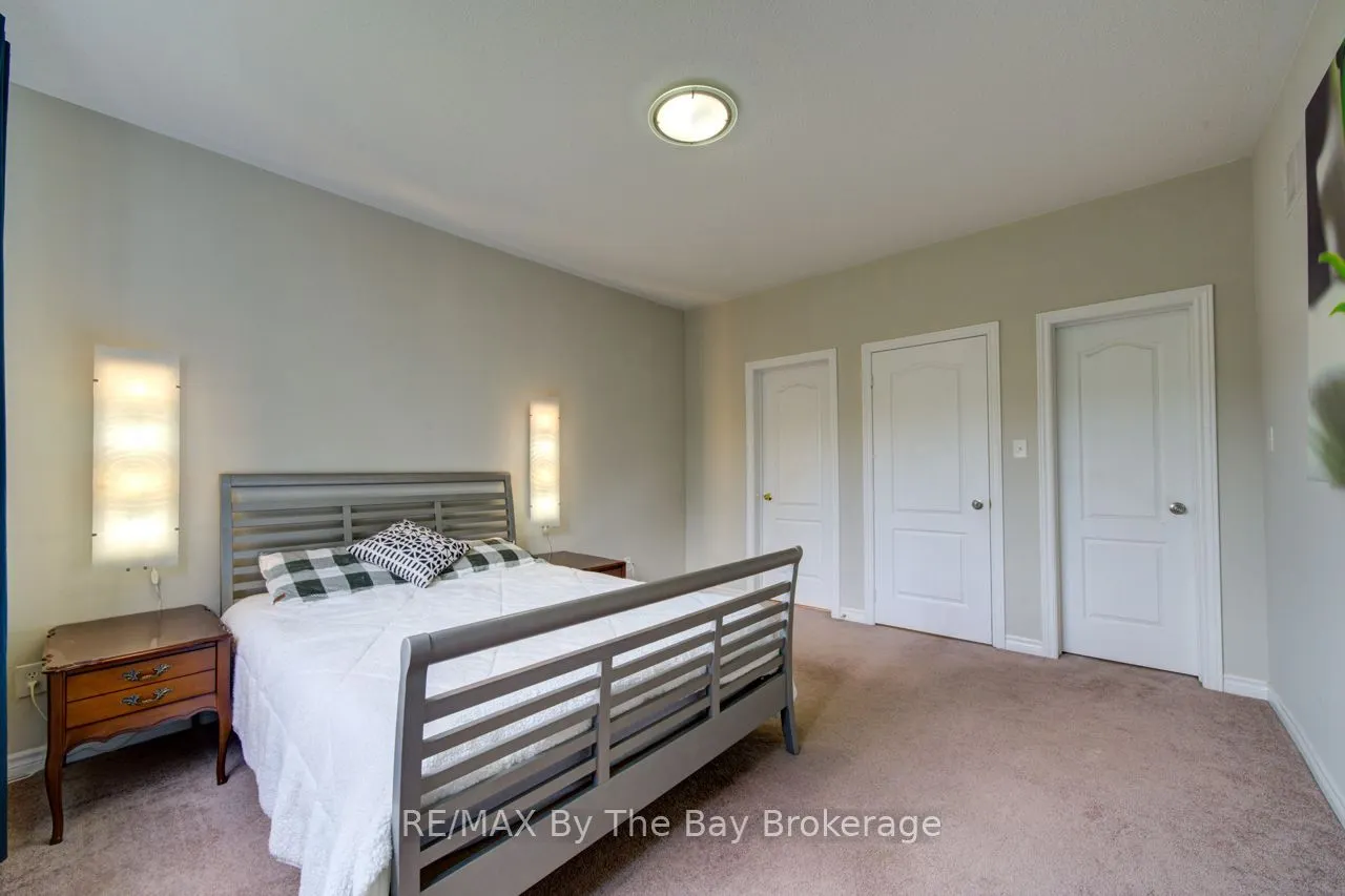 11 Grand Poplar Lane