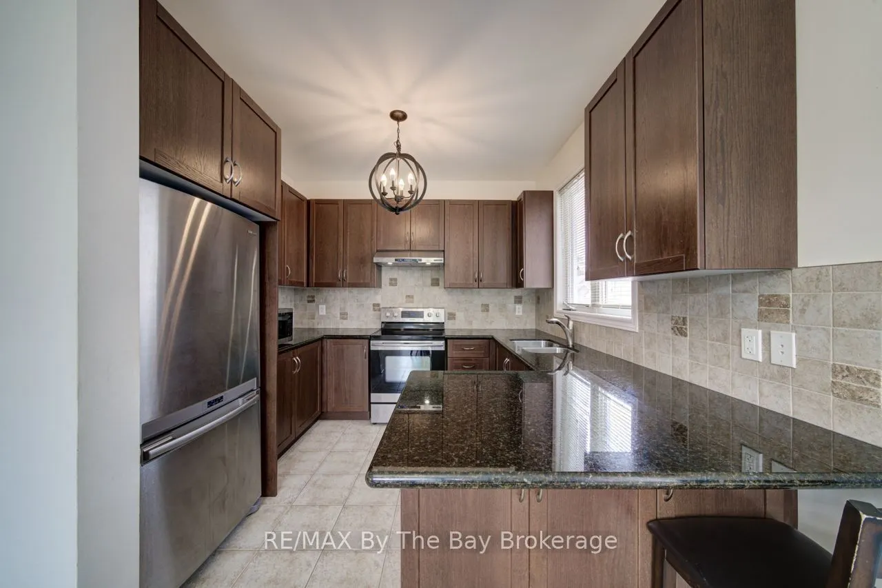 11 Grand Poplar Lane