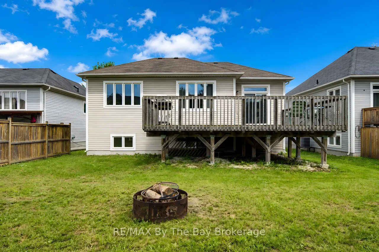 11 Grand Poplar Lane