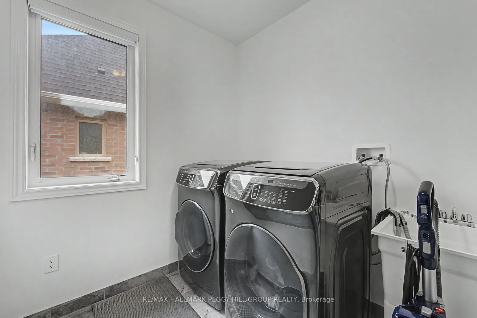 113 Rugman Crescent