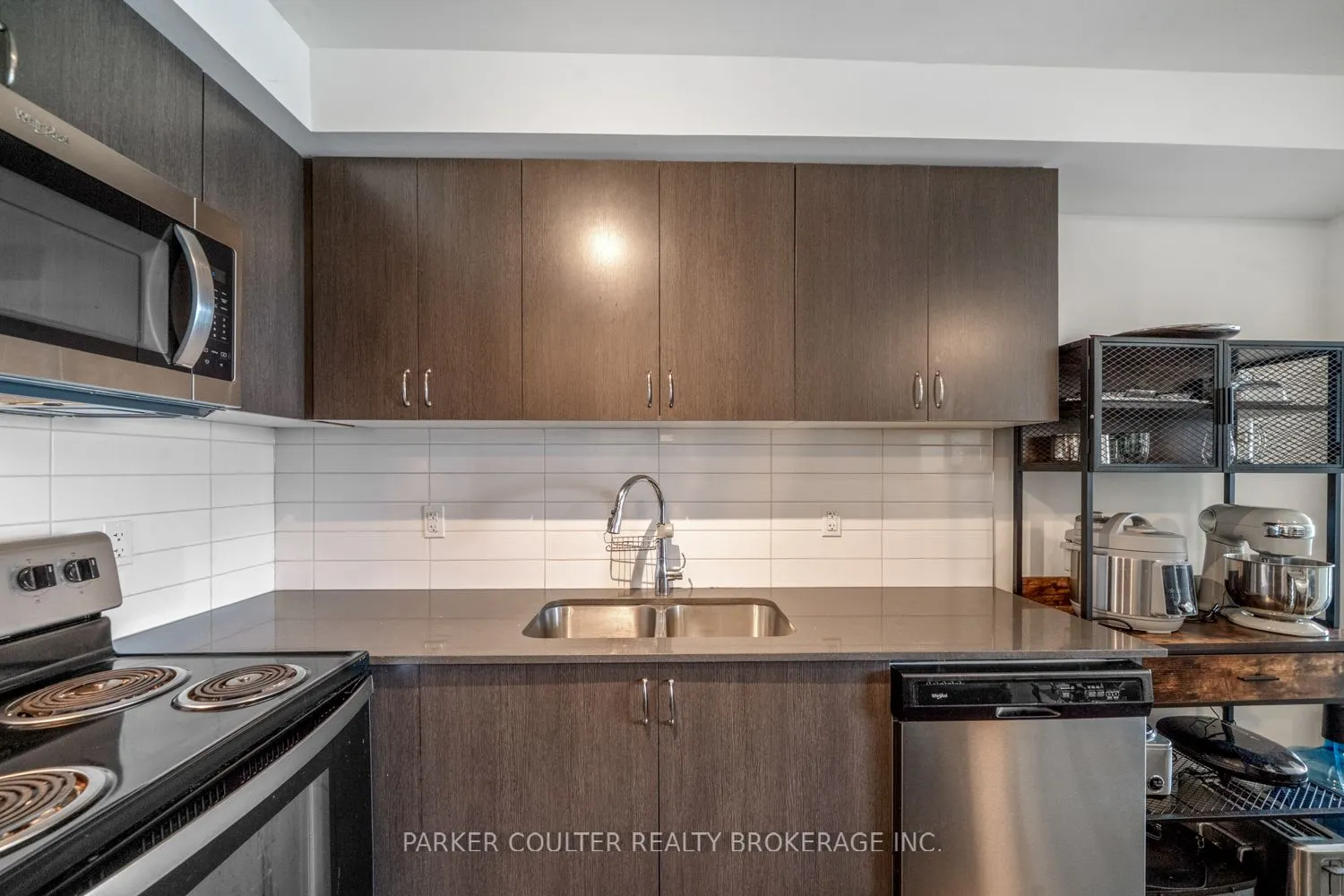 58 Lakeside Terrace #909