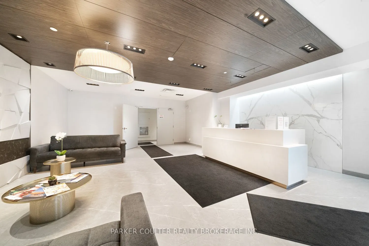 58 Lakeside Terrace #909
