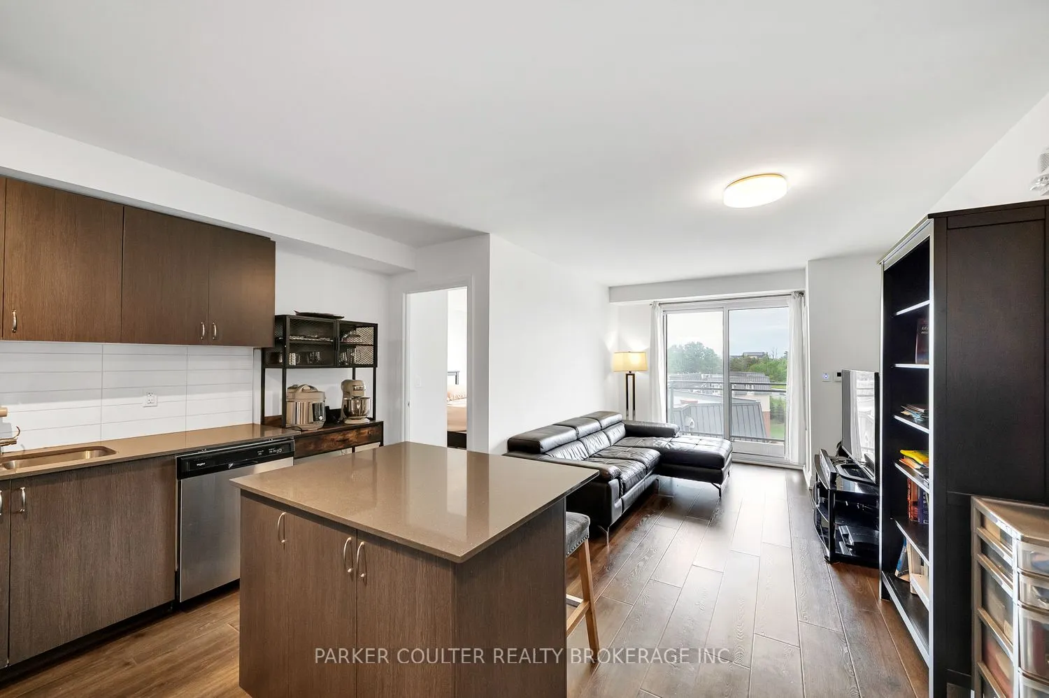 58 Lakeside Terrace #909