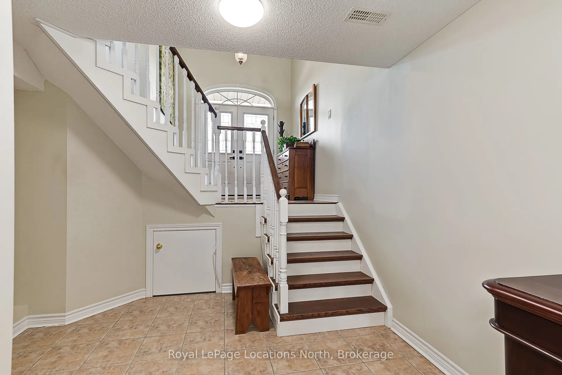 6 Thomas Drive
