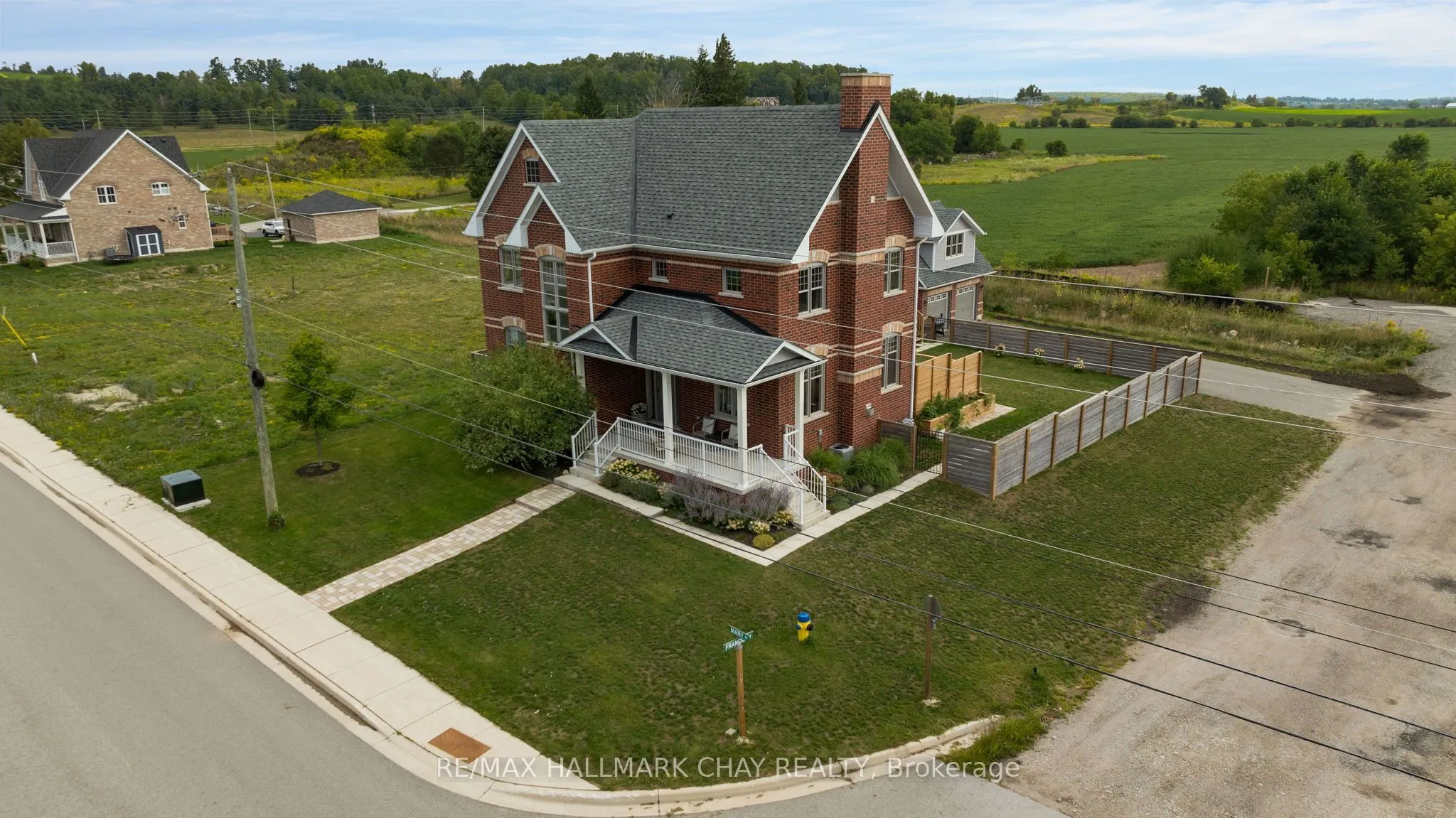 46 Francis Street E
