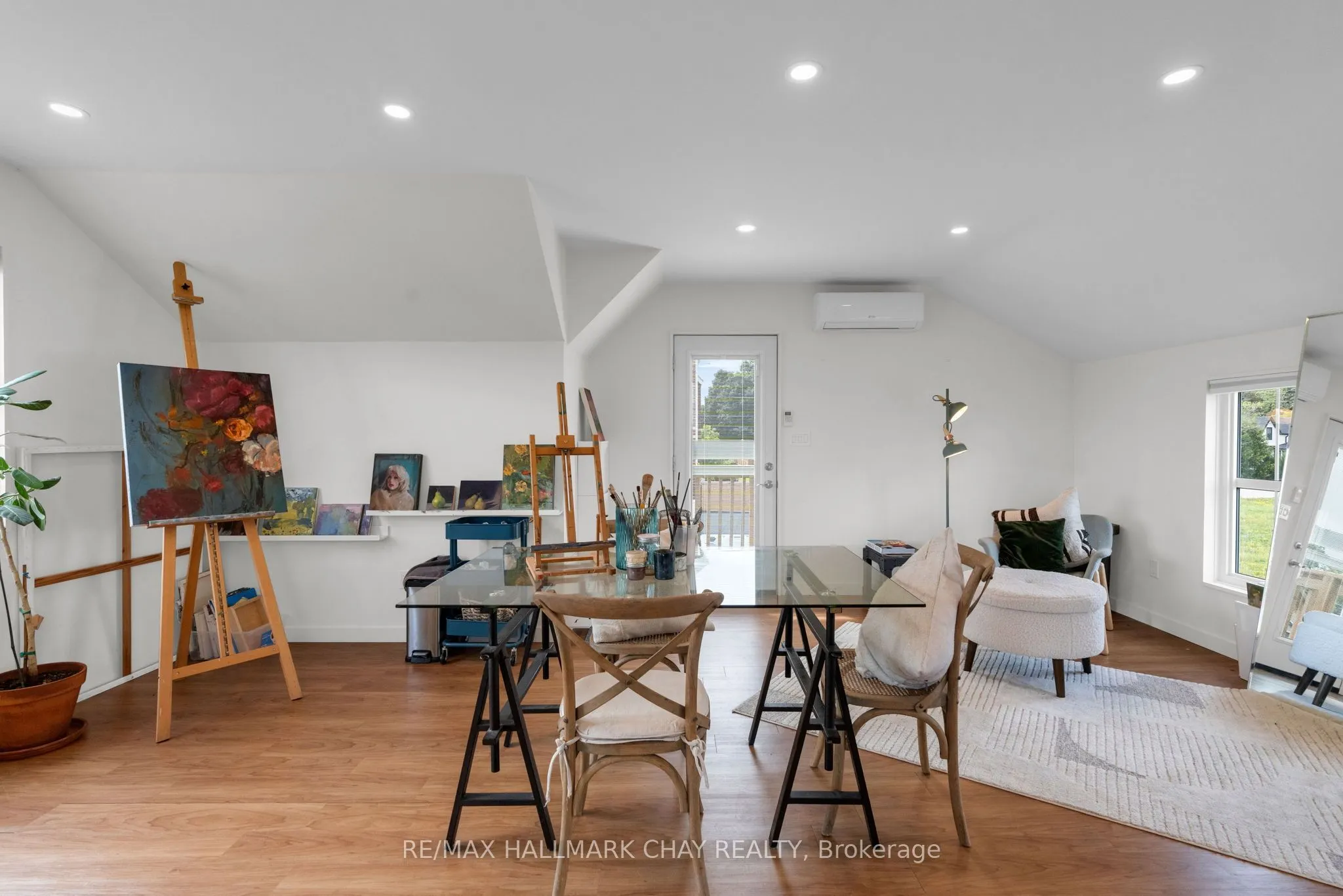 46 Francis Street E