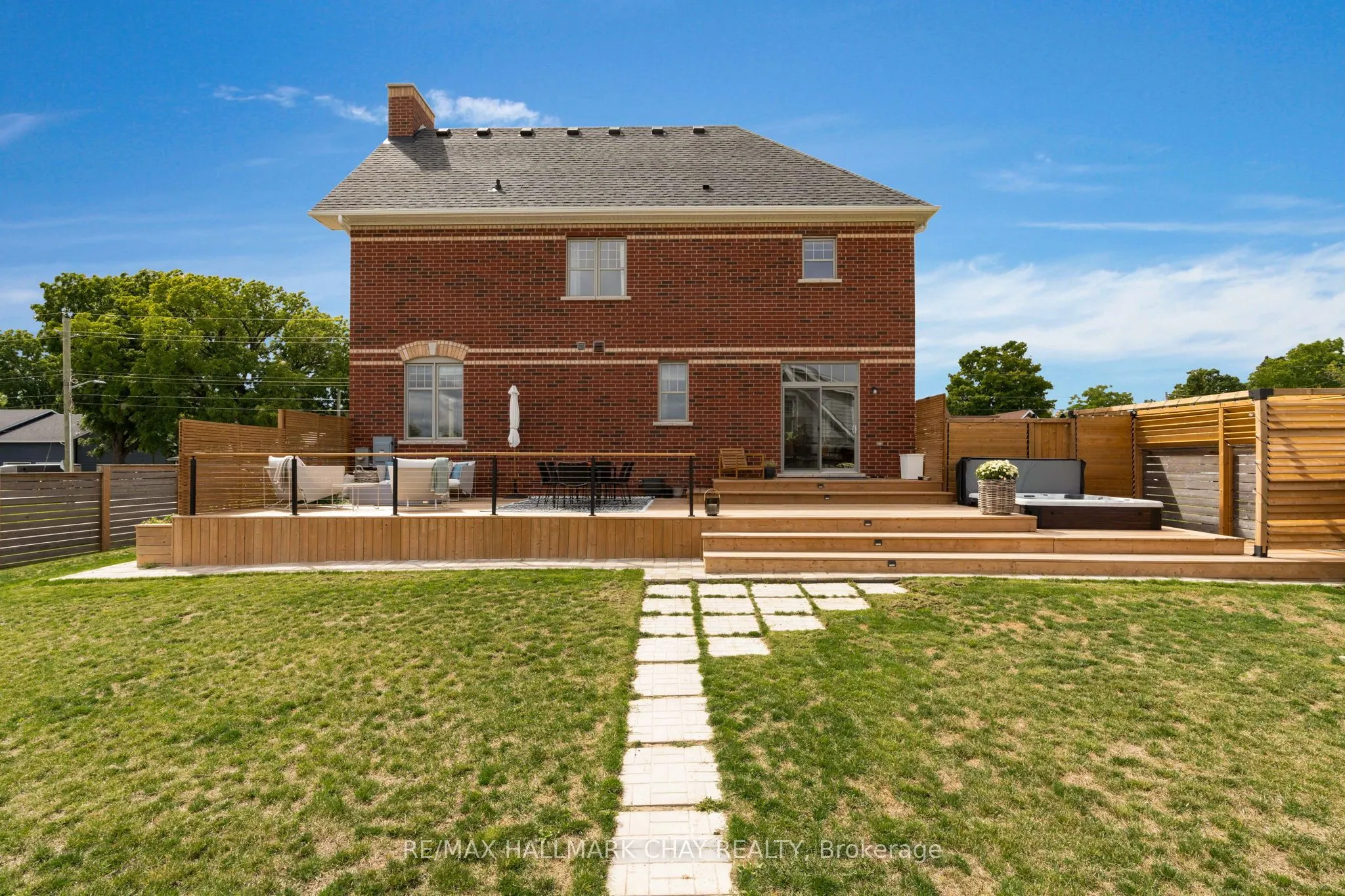 46 Francis Street E