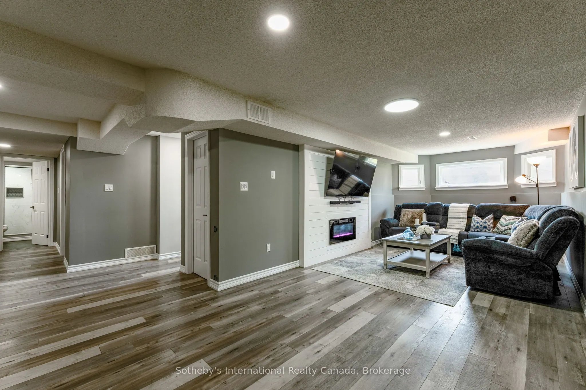 53 Royal Beech Drive