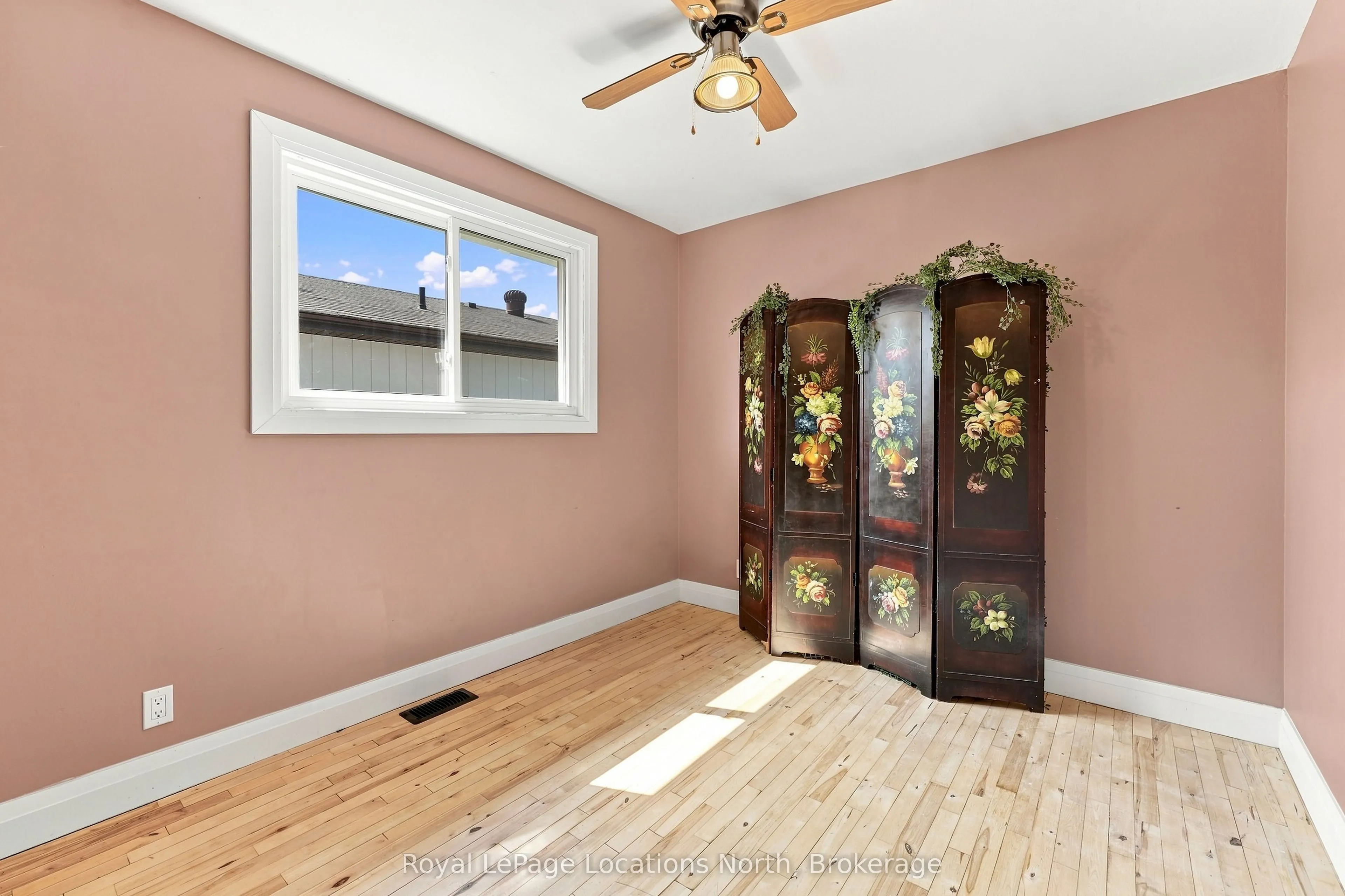 32 Courtice Crescent