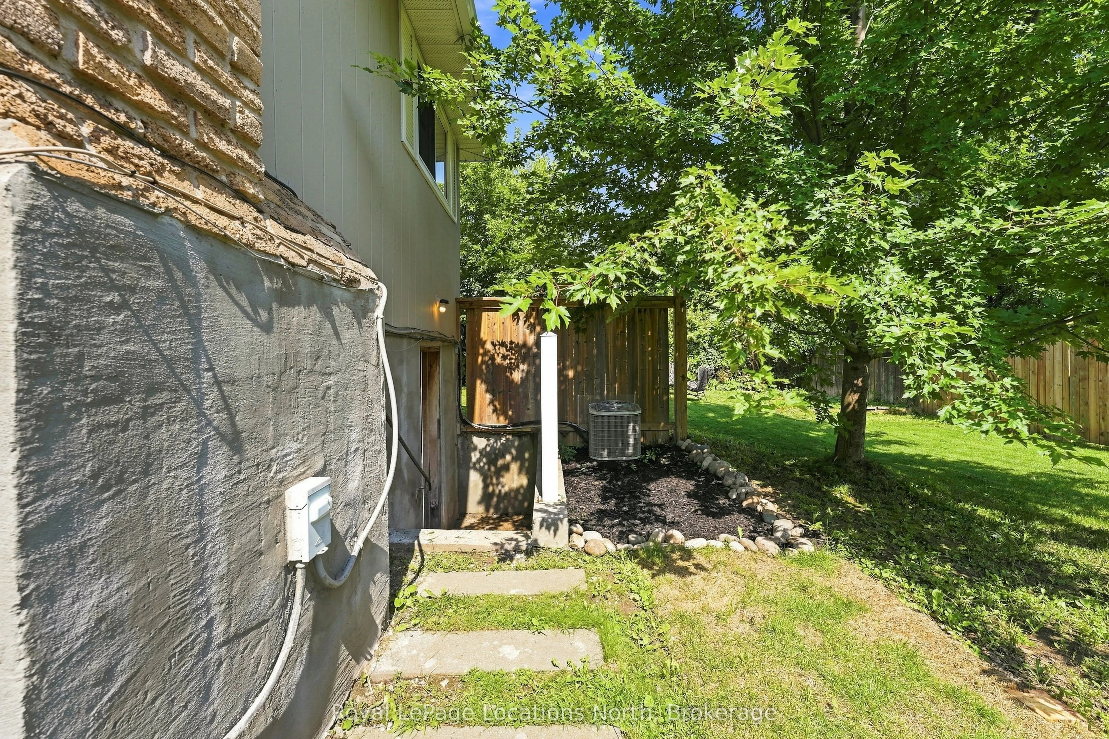 32 Courtice Crescent