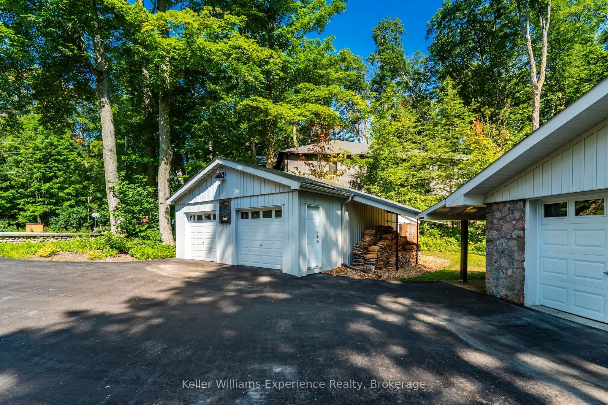 469 Parkview Court