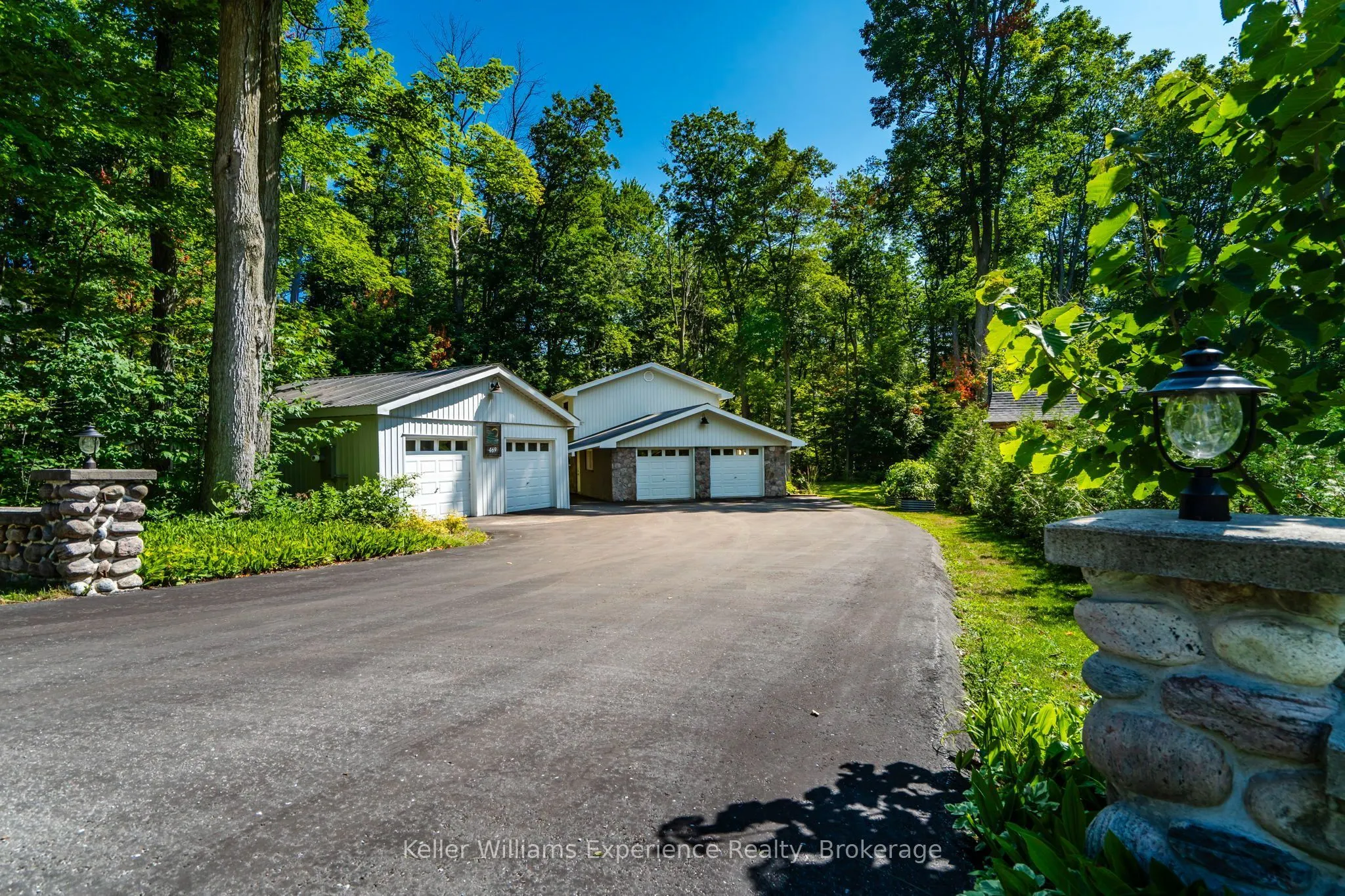 469 Parkview Court