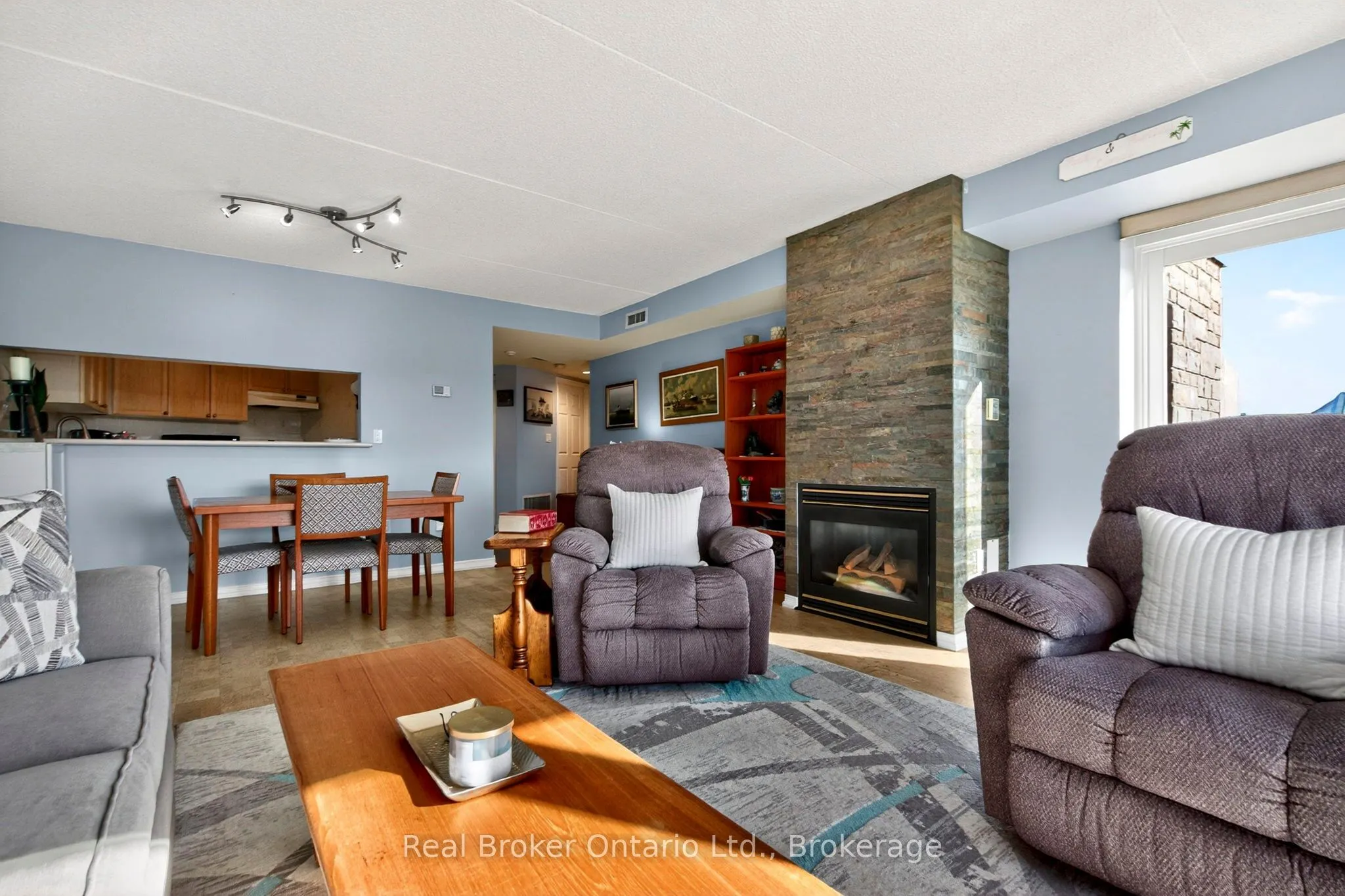11 Beck Boulevard #402