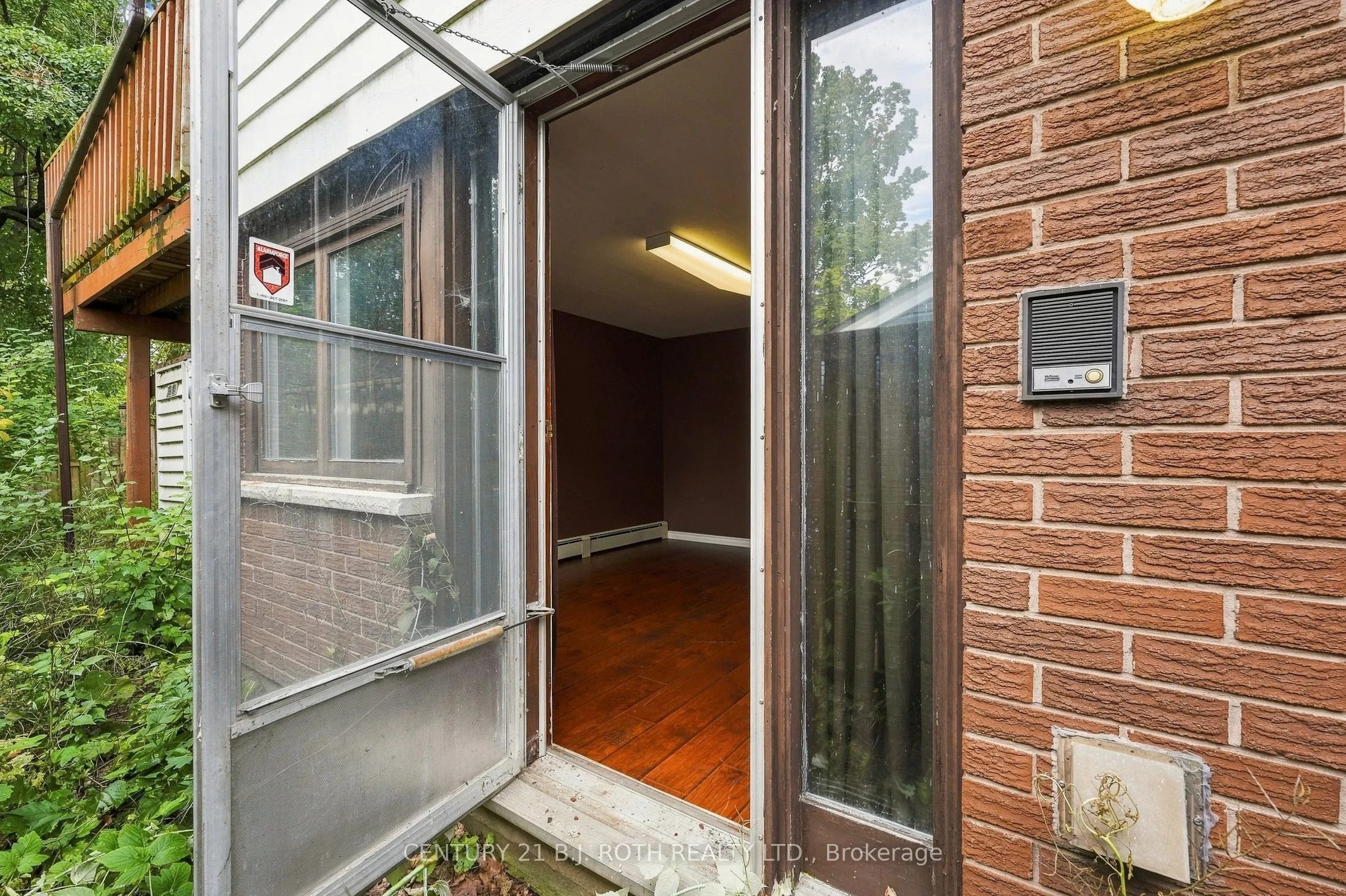 195 North Street E