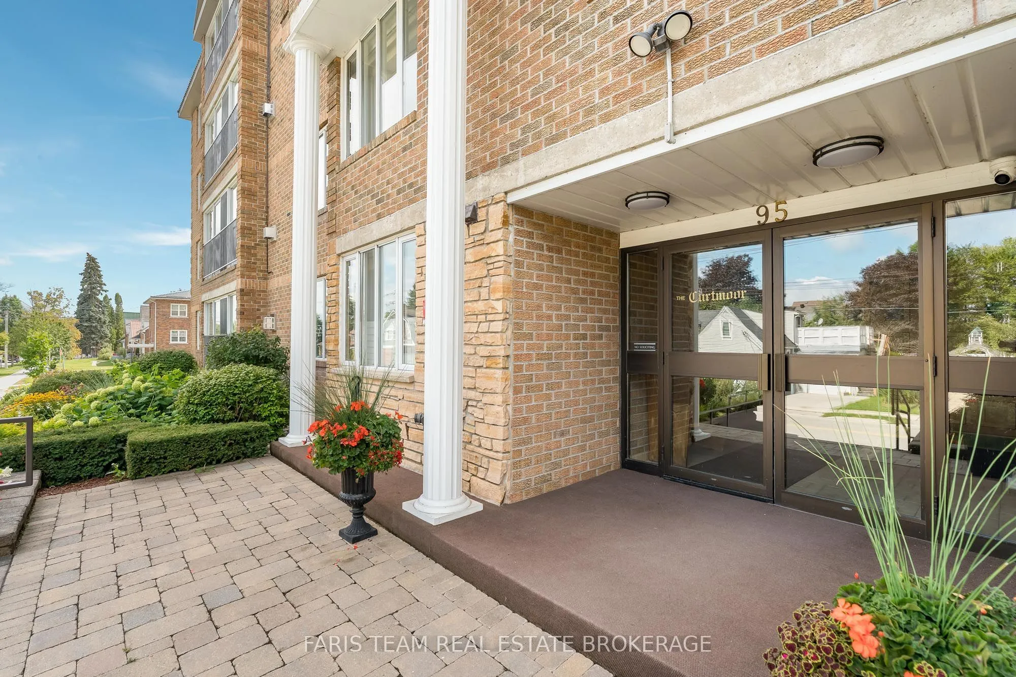 95 Matchedash Street N #202