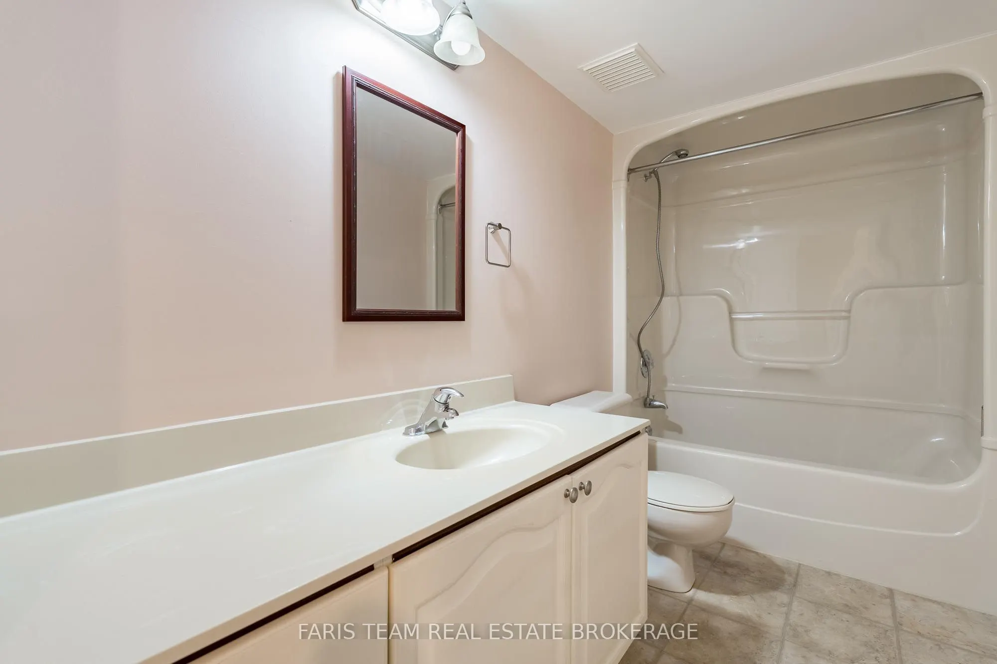 95 Matchedash Street N #202