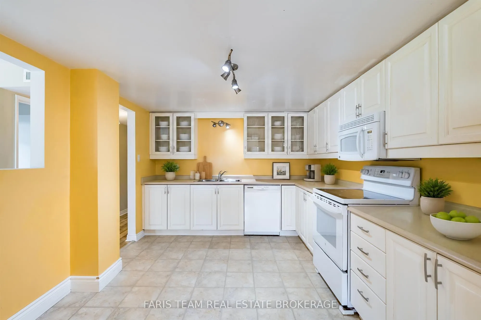 95 Matchedash Street N #202