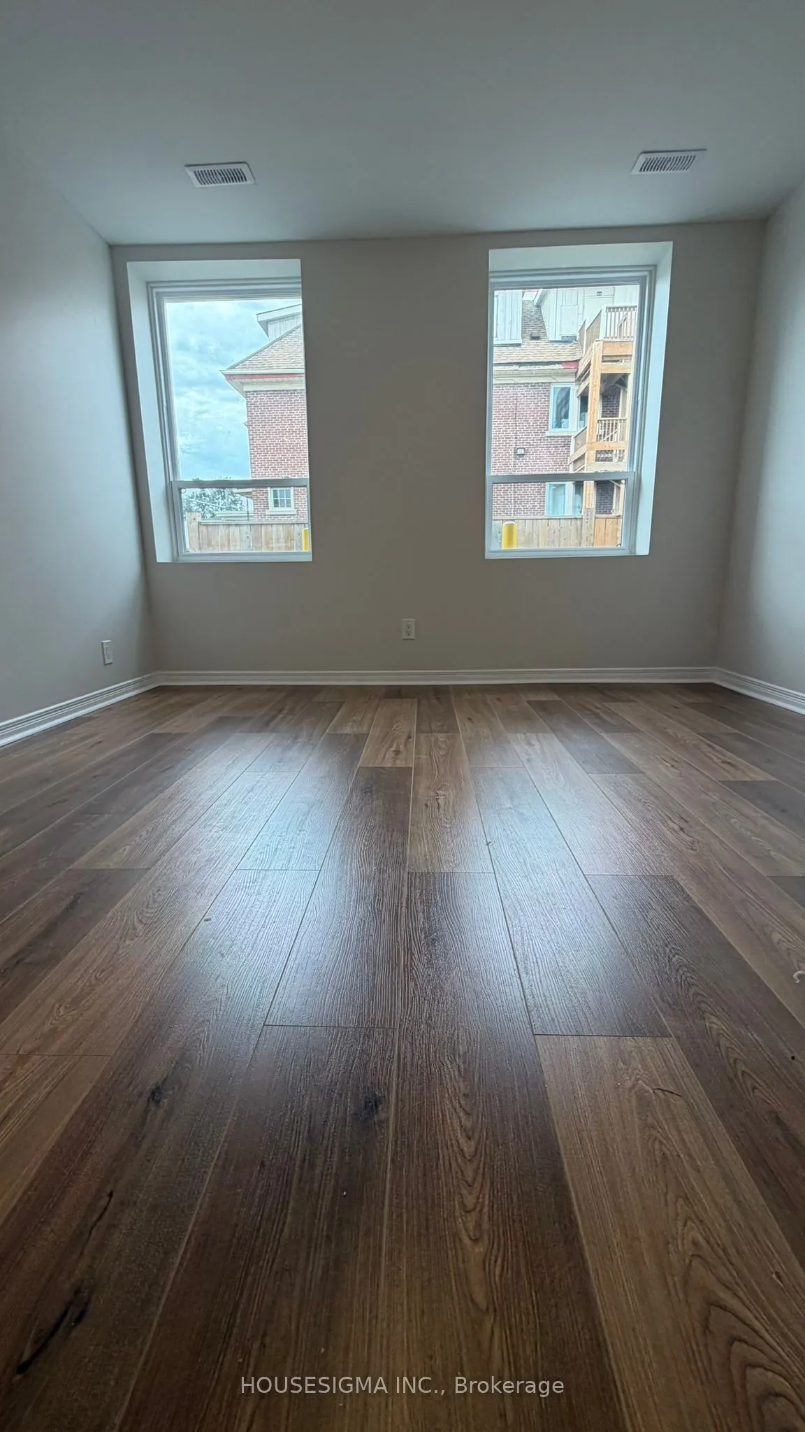 28 West Street N #Main Floor Unit