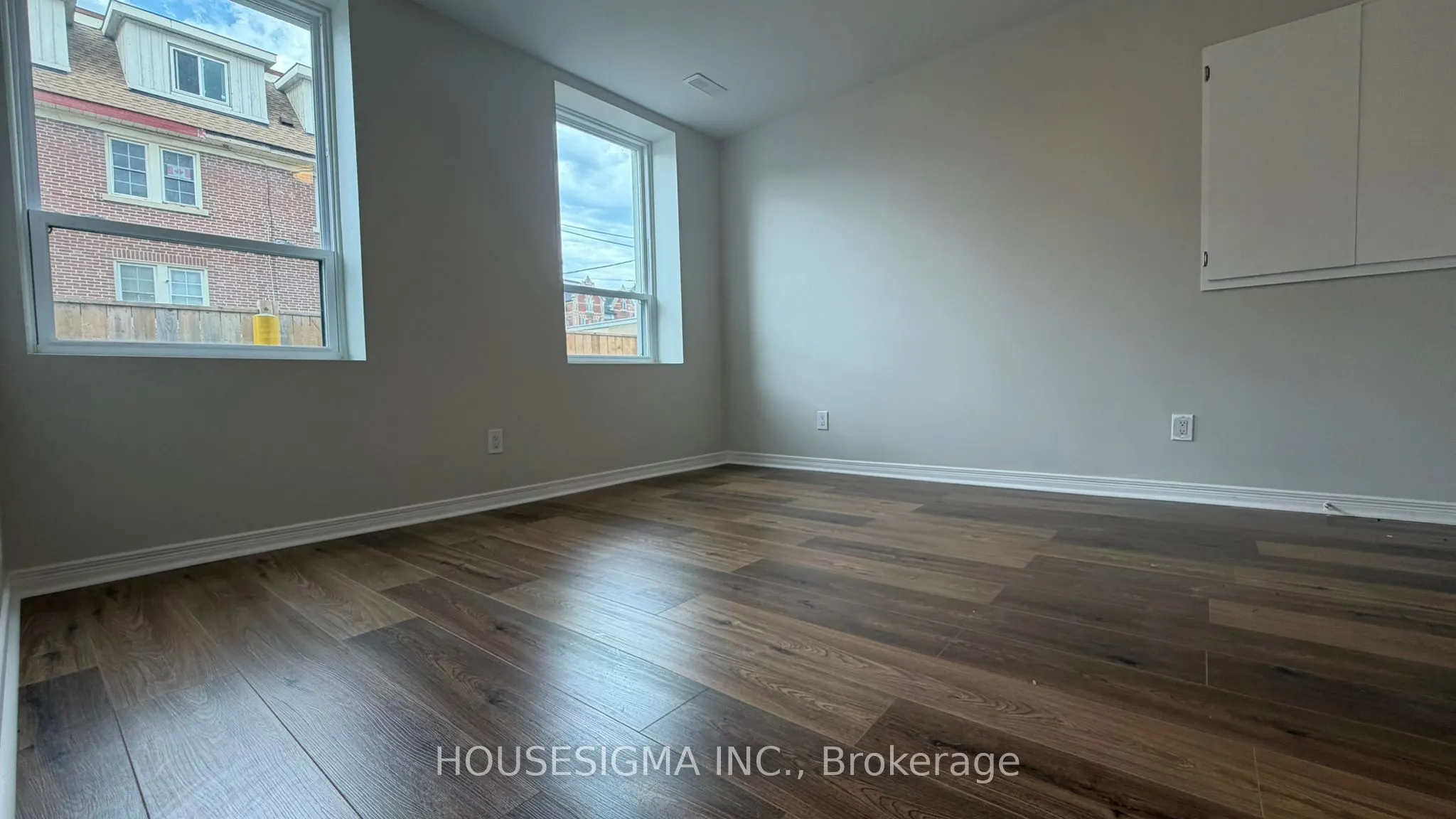 28 West Street N #Main Floor Unit