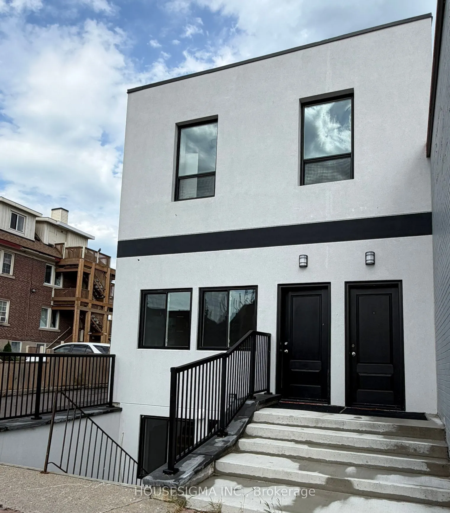 28 West Street N #Main Floor Unit