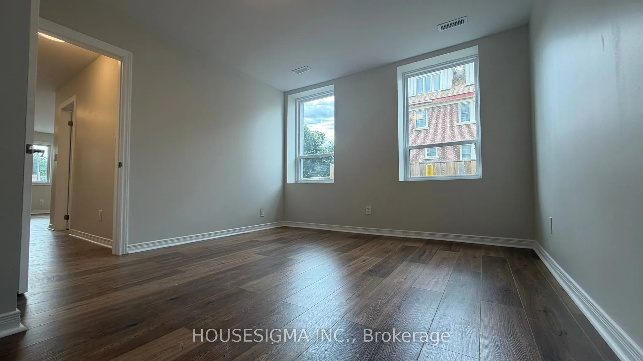 28 West Street N #Main Floor Unit