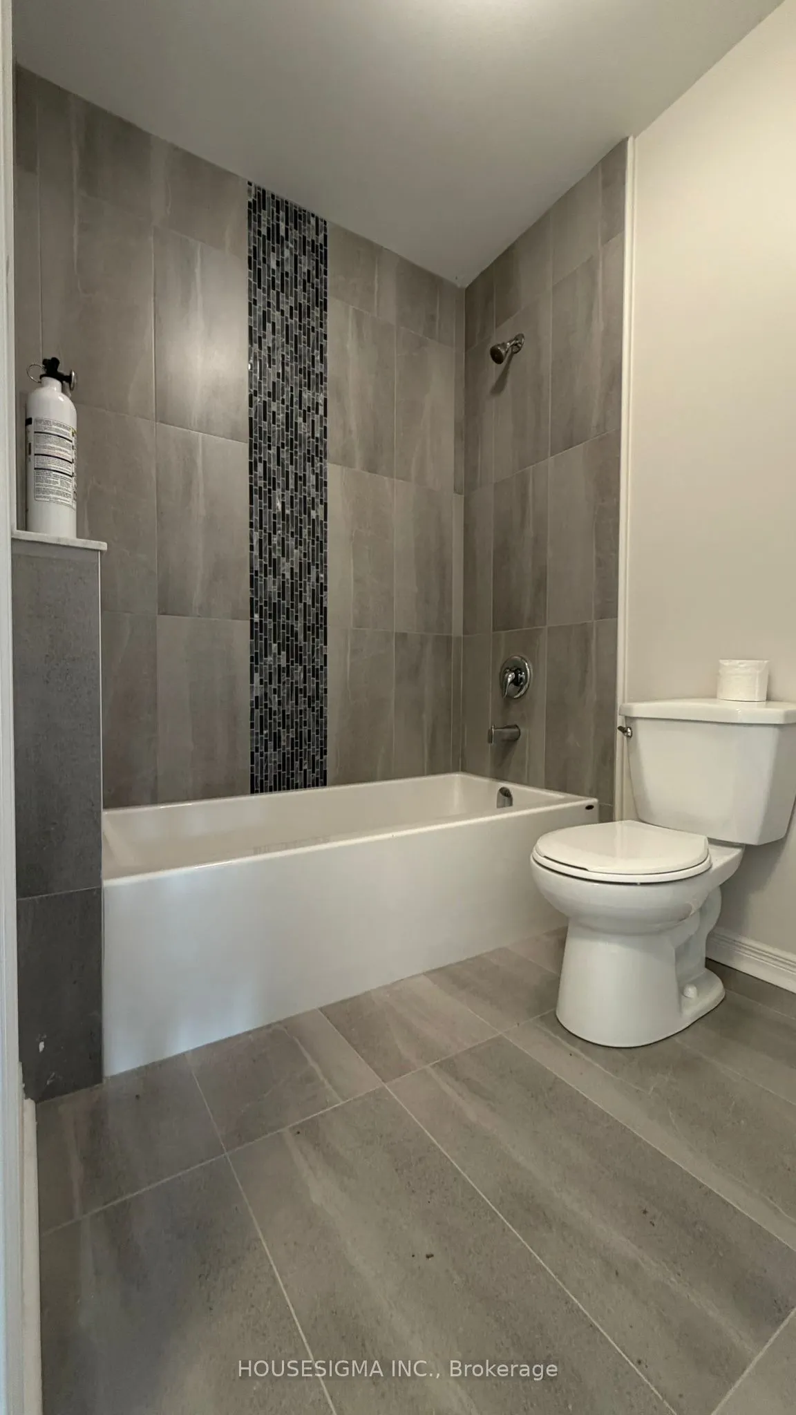 28 West Street N #Main Floor Unit